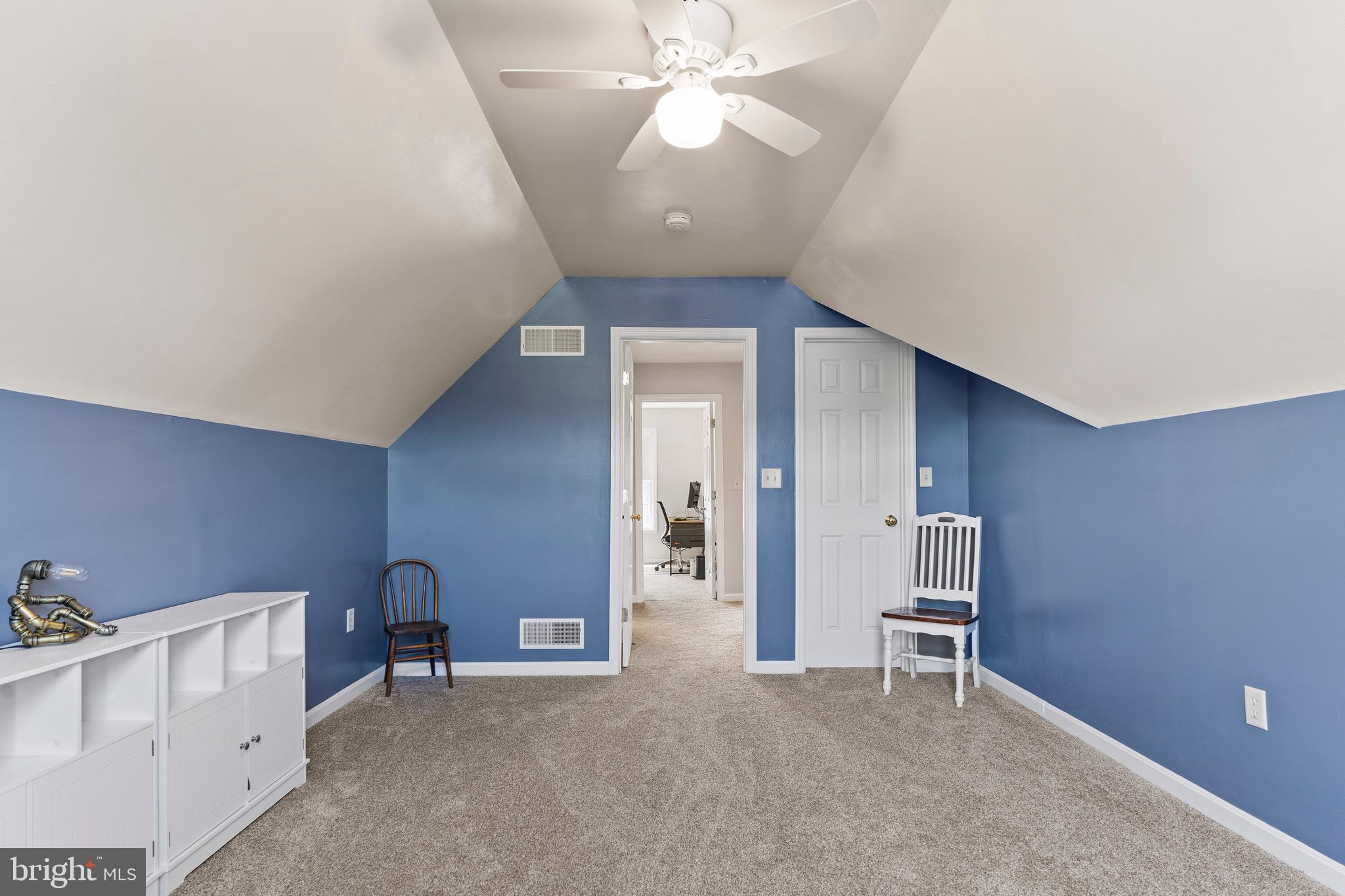 MOUNTAIN CREST - Residential
