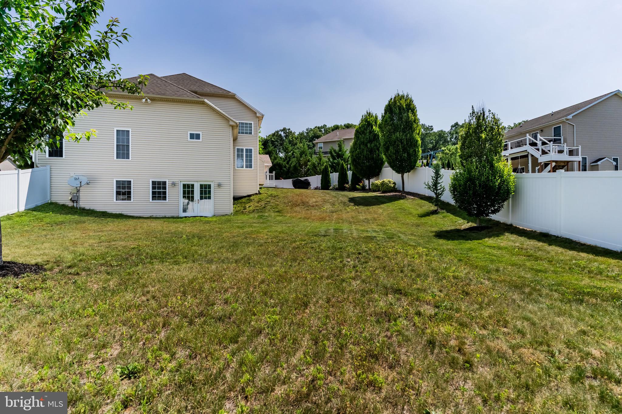 MOUNTAIN CREST - Residential