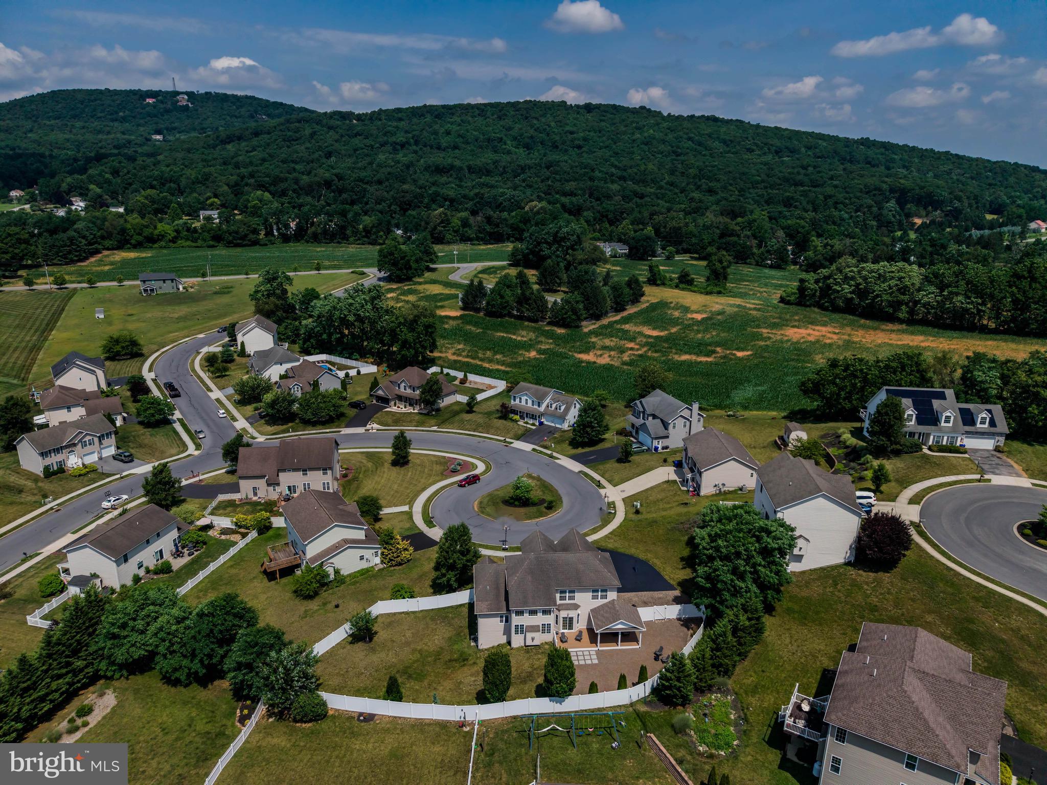 MOUNTAIN CREST - Residential