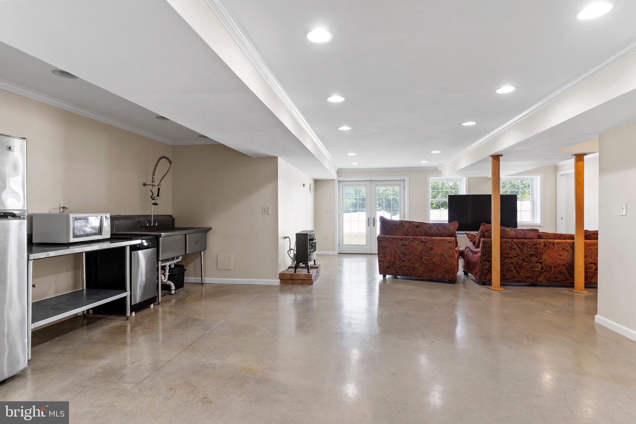 MOUNTAIN CREST - Residential