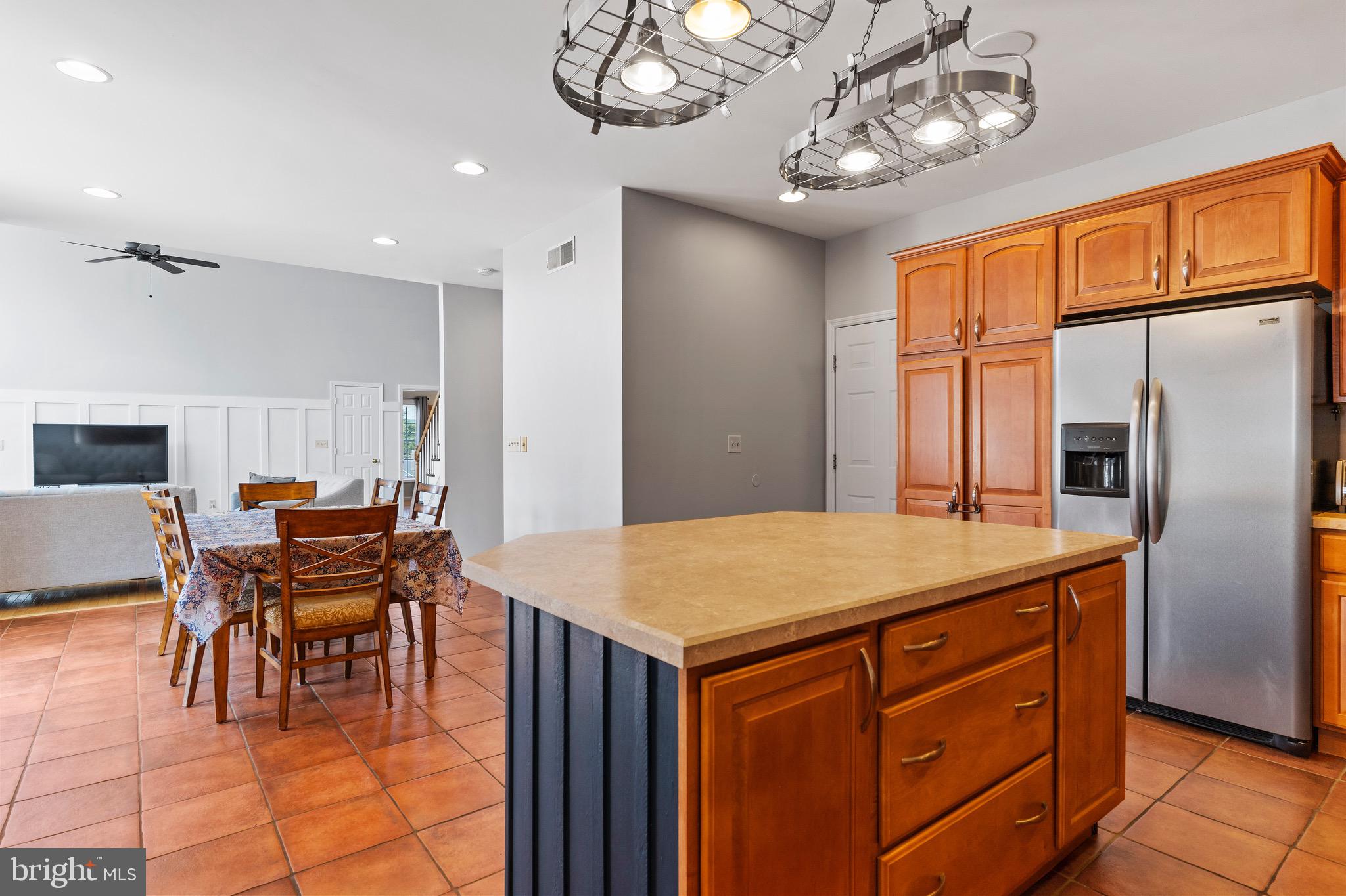 MOUNTAIN CREST - Residential