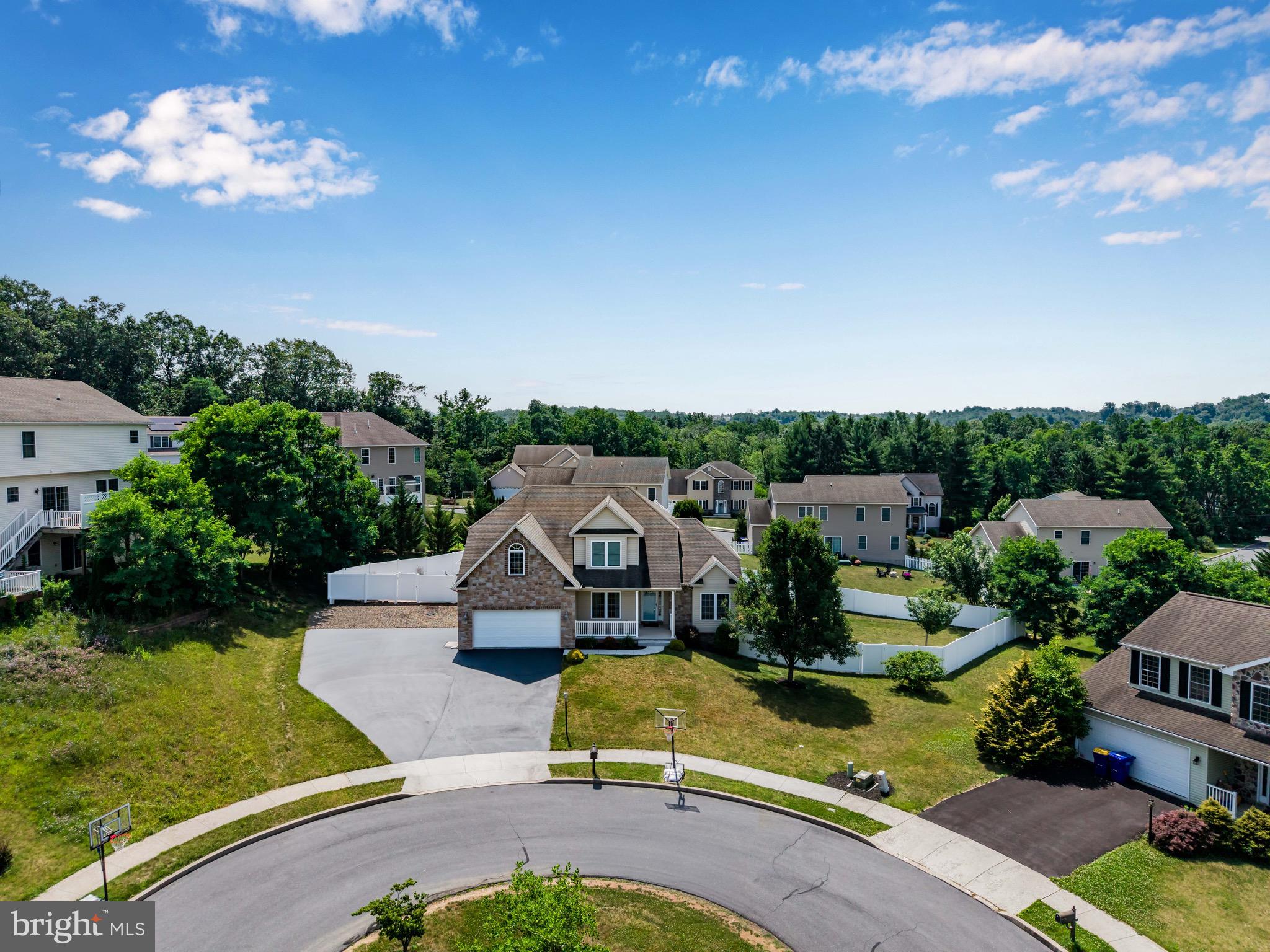 MOUNTAIN CREST - Residential