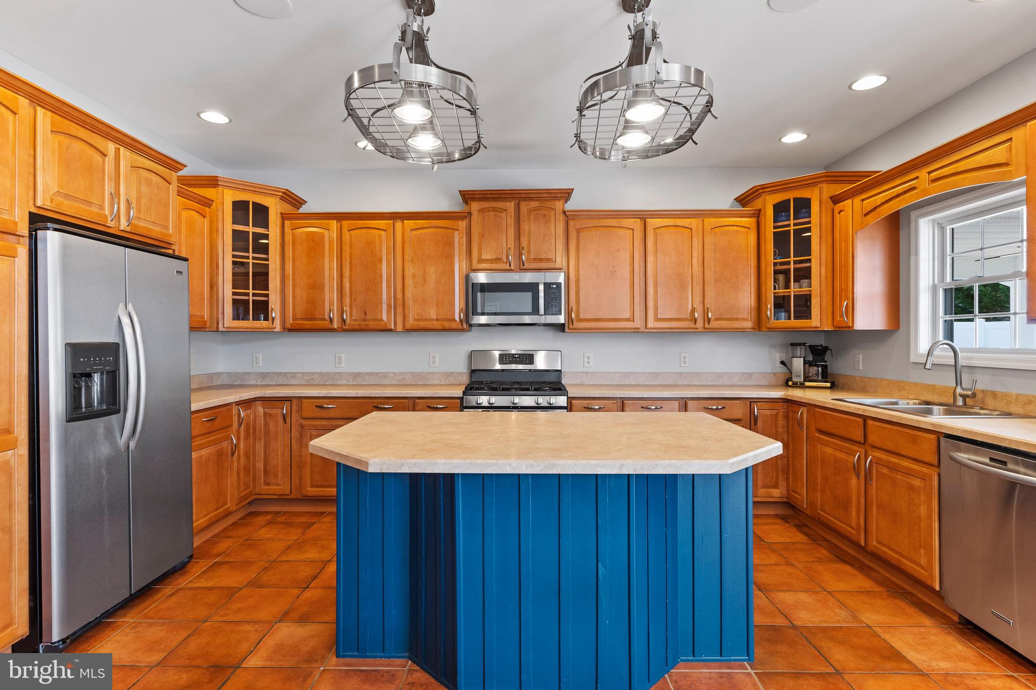 MOUNTAIN CREST - Residential