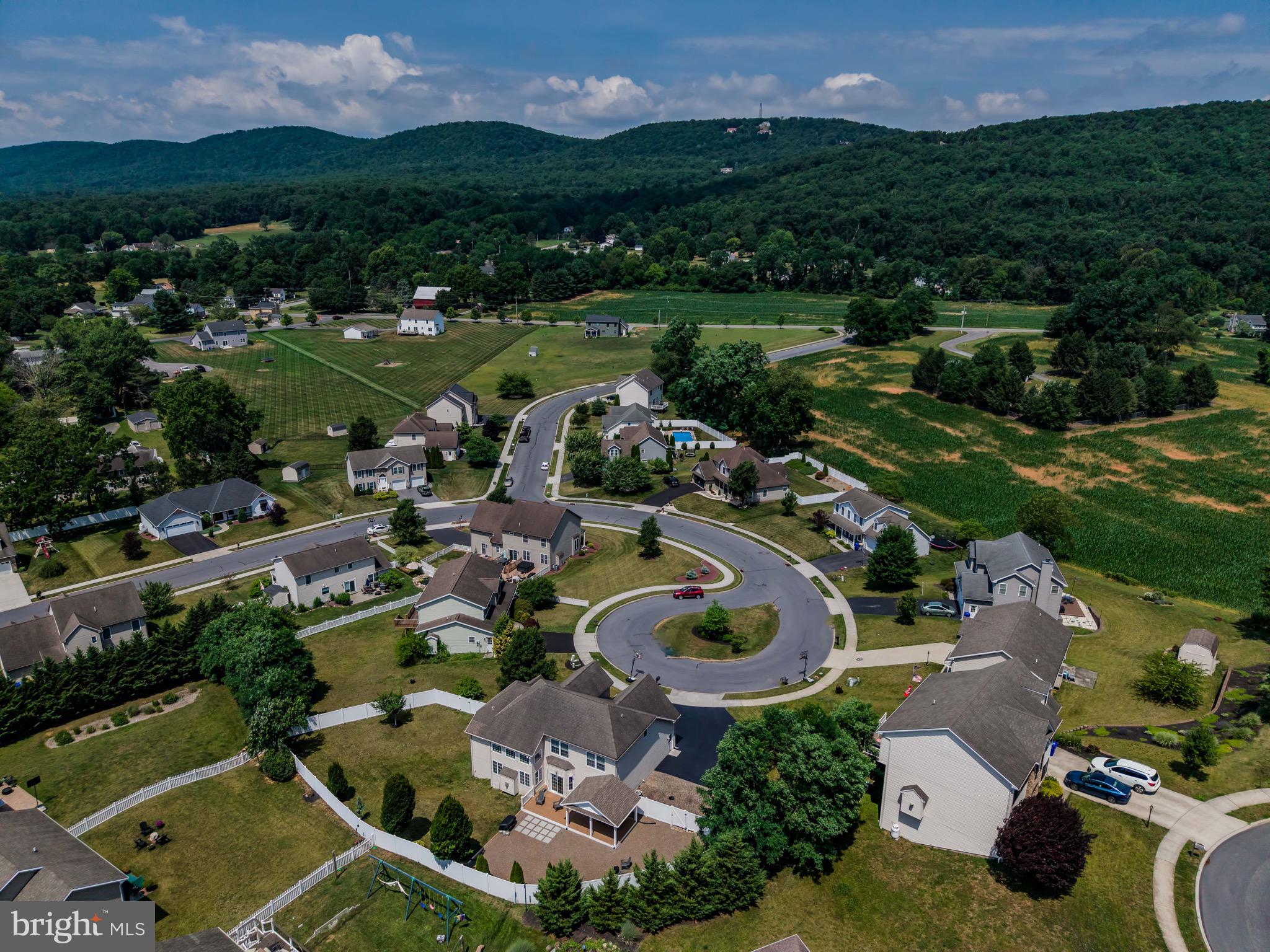 MOUNTAIN CREST - Residential