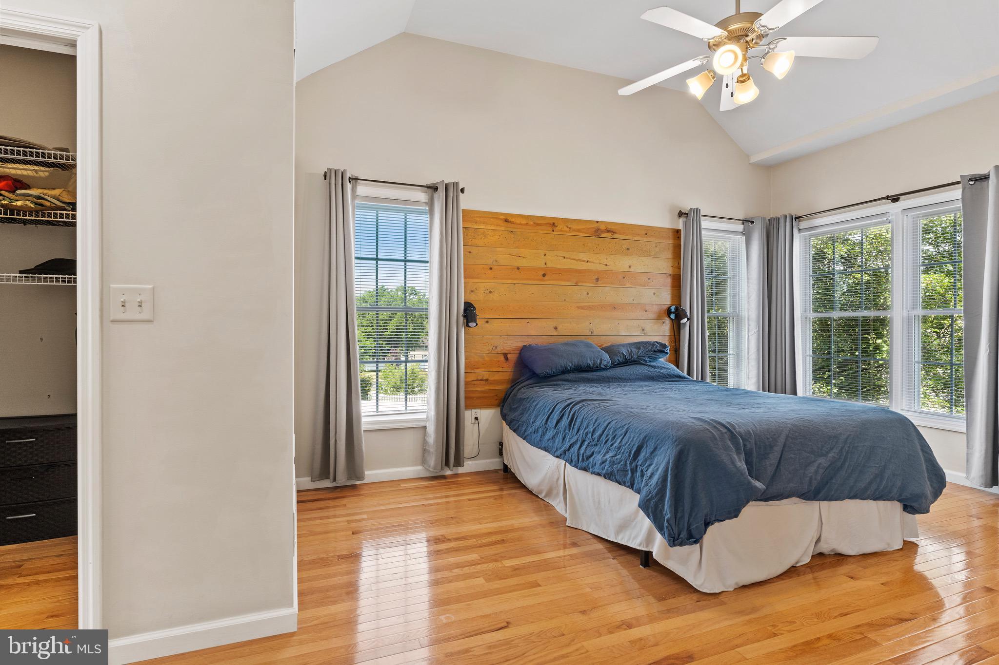 MOUNTAIN CREST - Residential