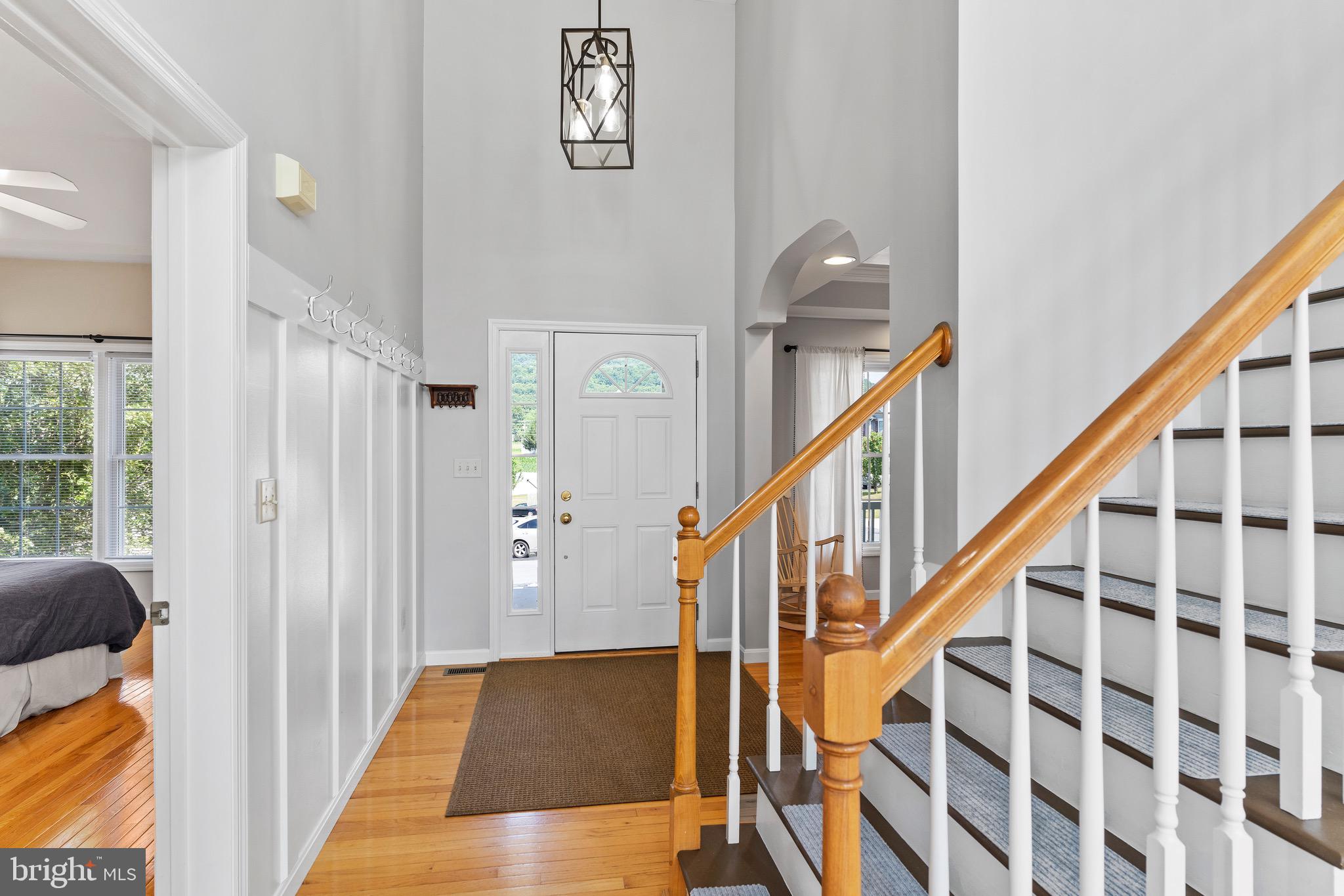 MOUNTAIN CREST - Residential