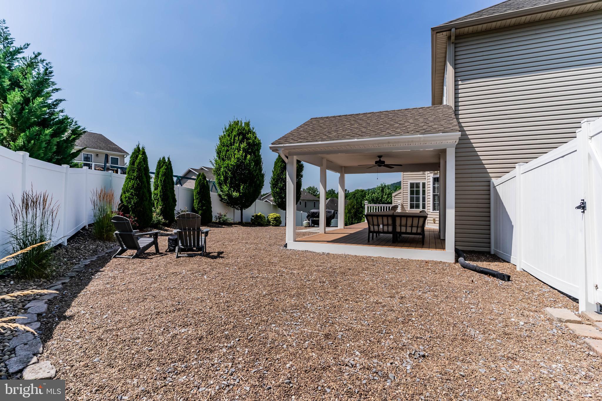MOUNTAIN CREST - Residential