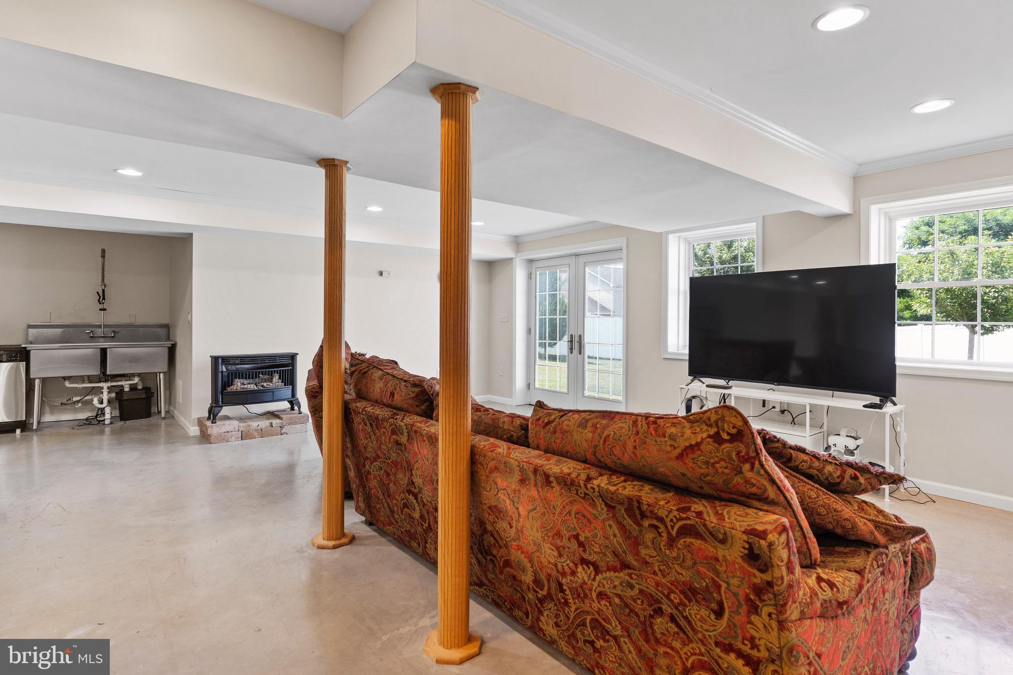 MOUNTAIN CREST - Residential