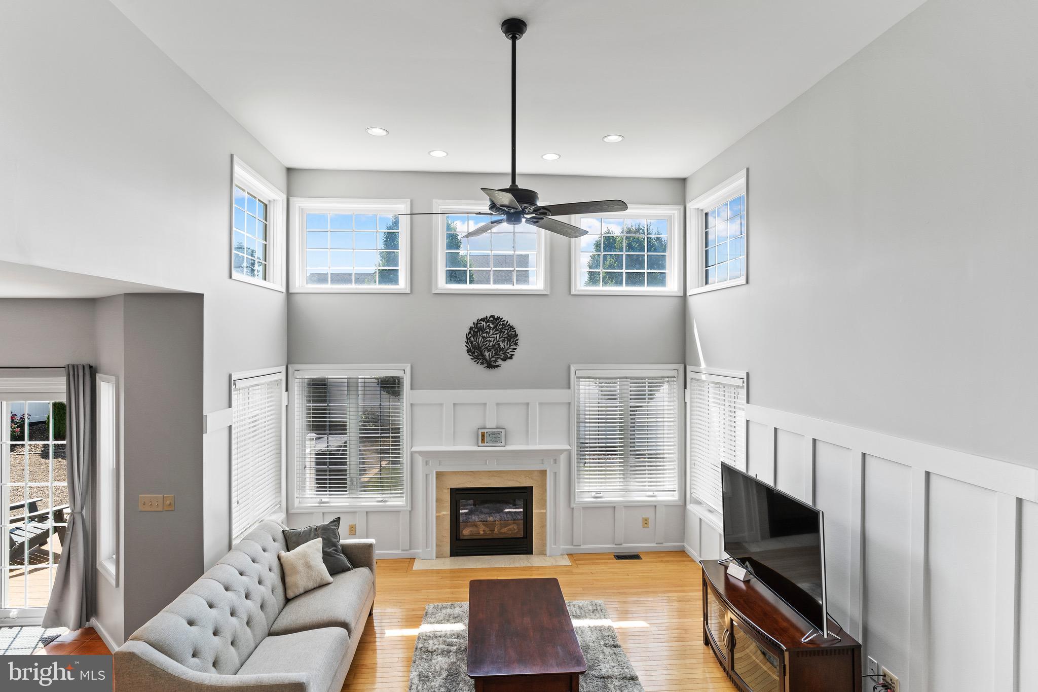 MOUNTAIN CREST - Residential