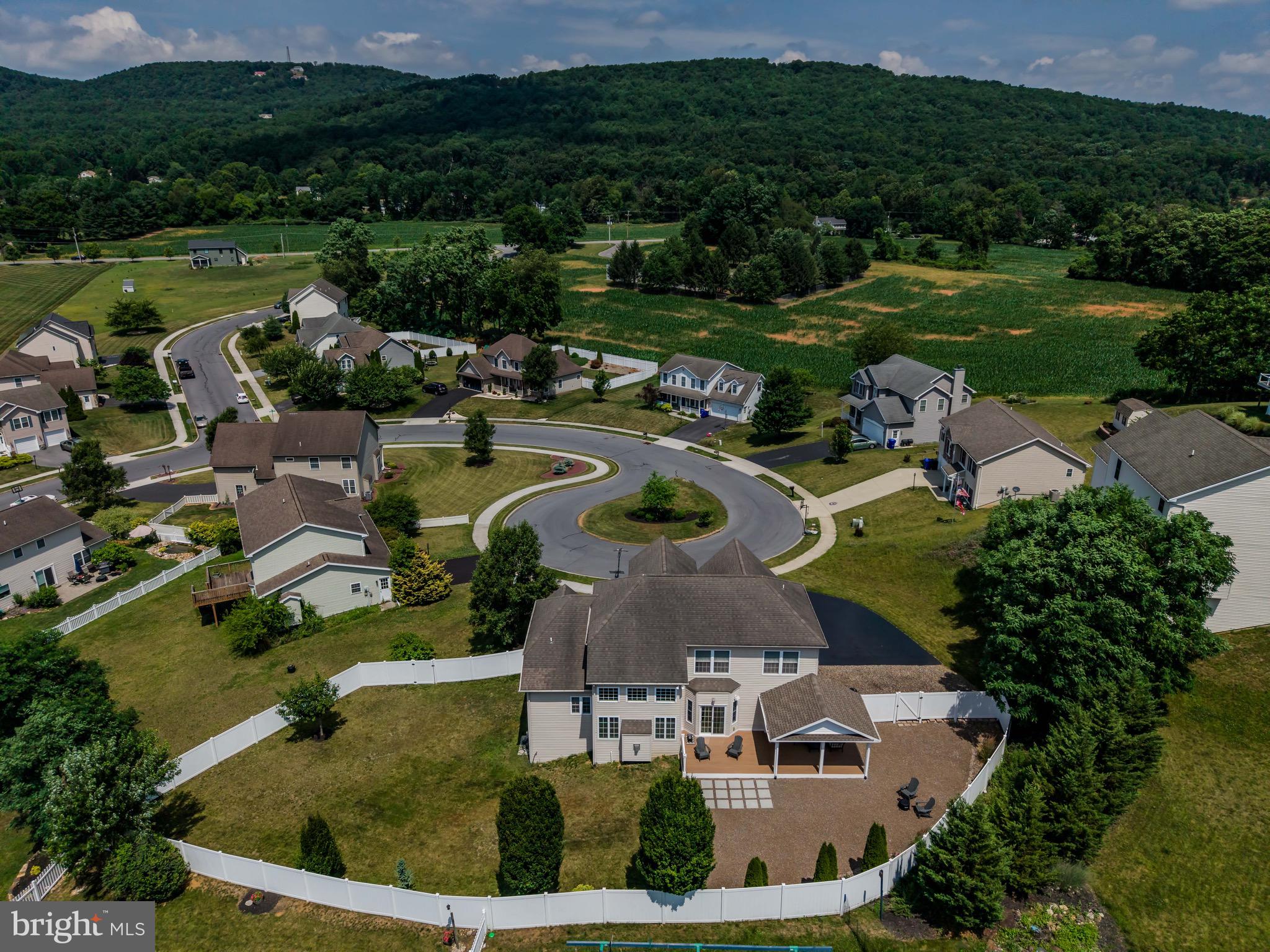 MOUNTAIN CREST - Residential