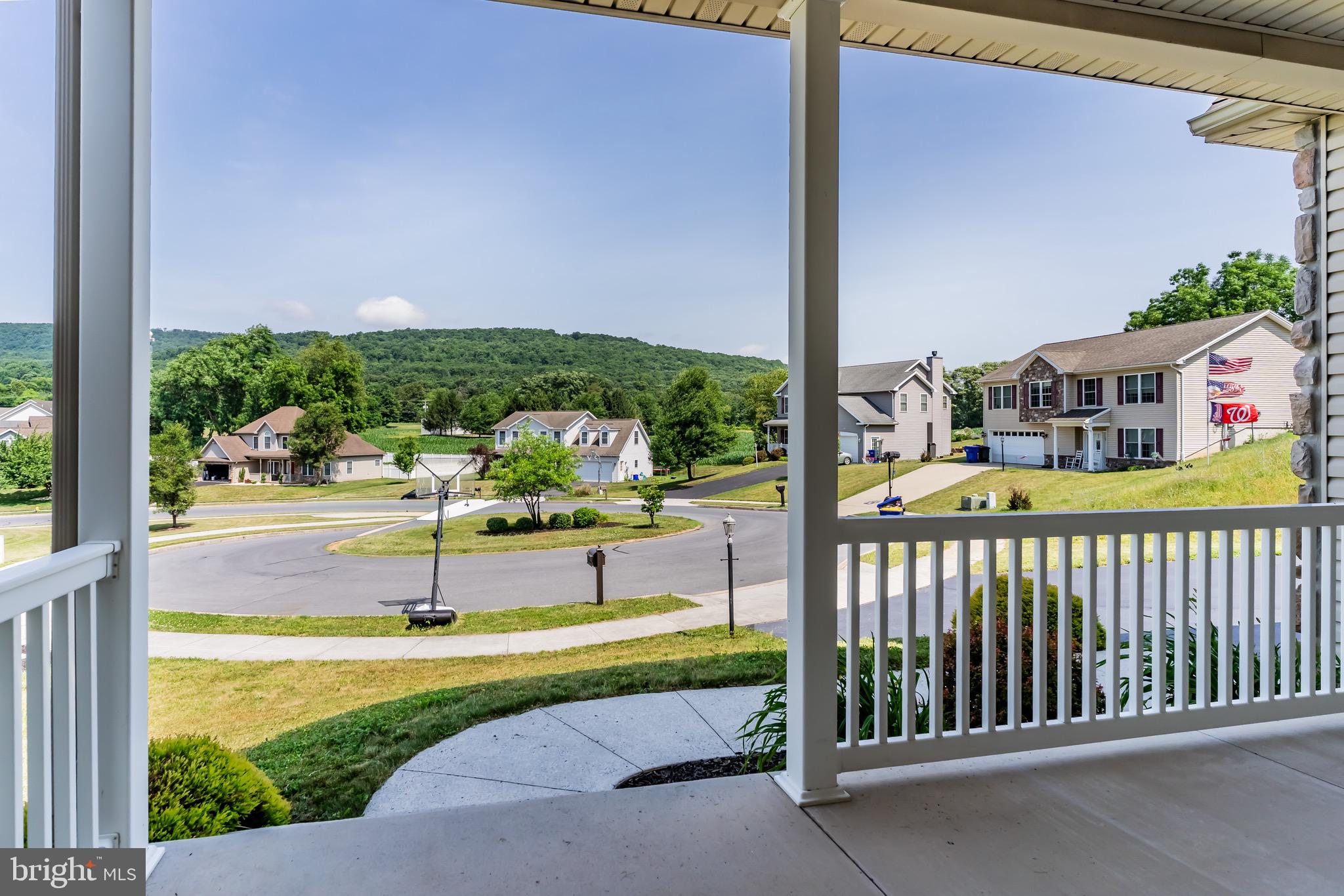 MOUNTAIN CREST - Residential