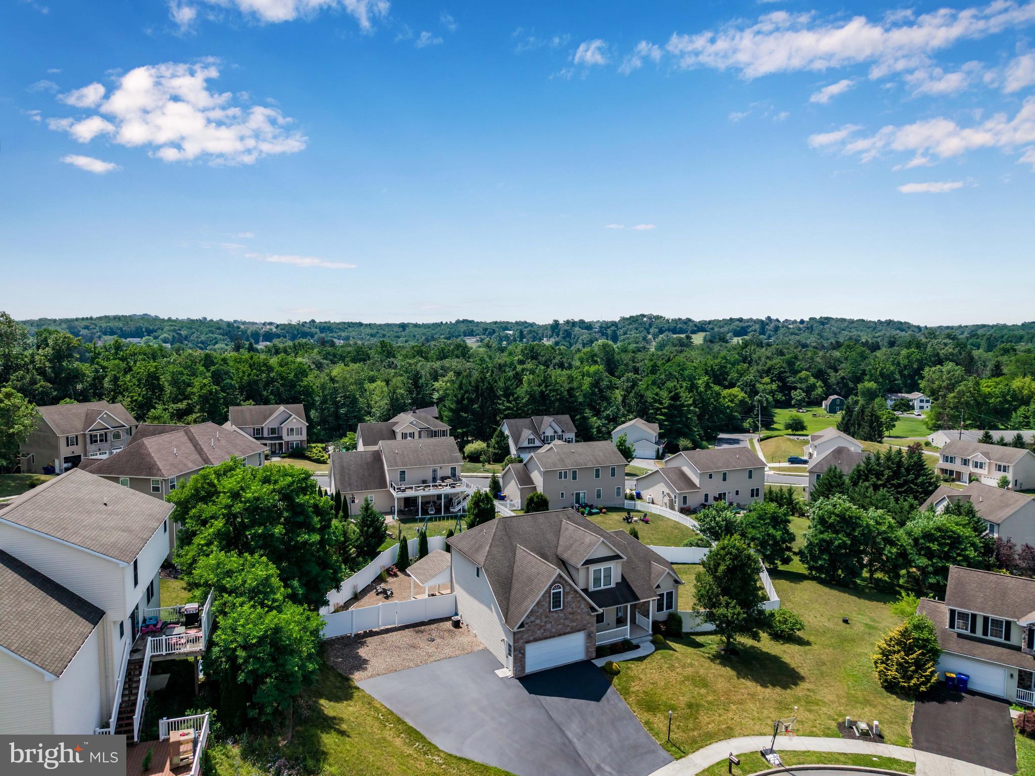 MOUNTAIN CREST - Residential