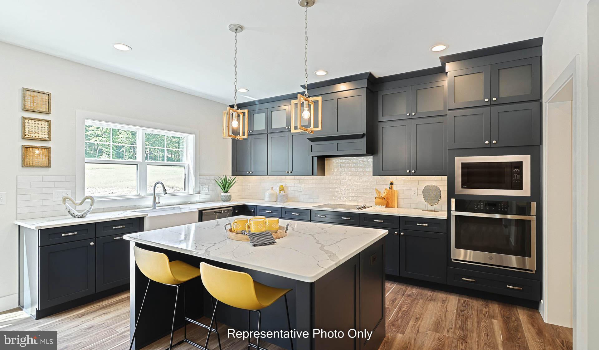 MOUNTAIN VIEW ESTATES - Residential