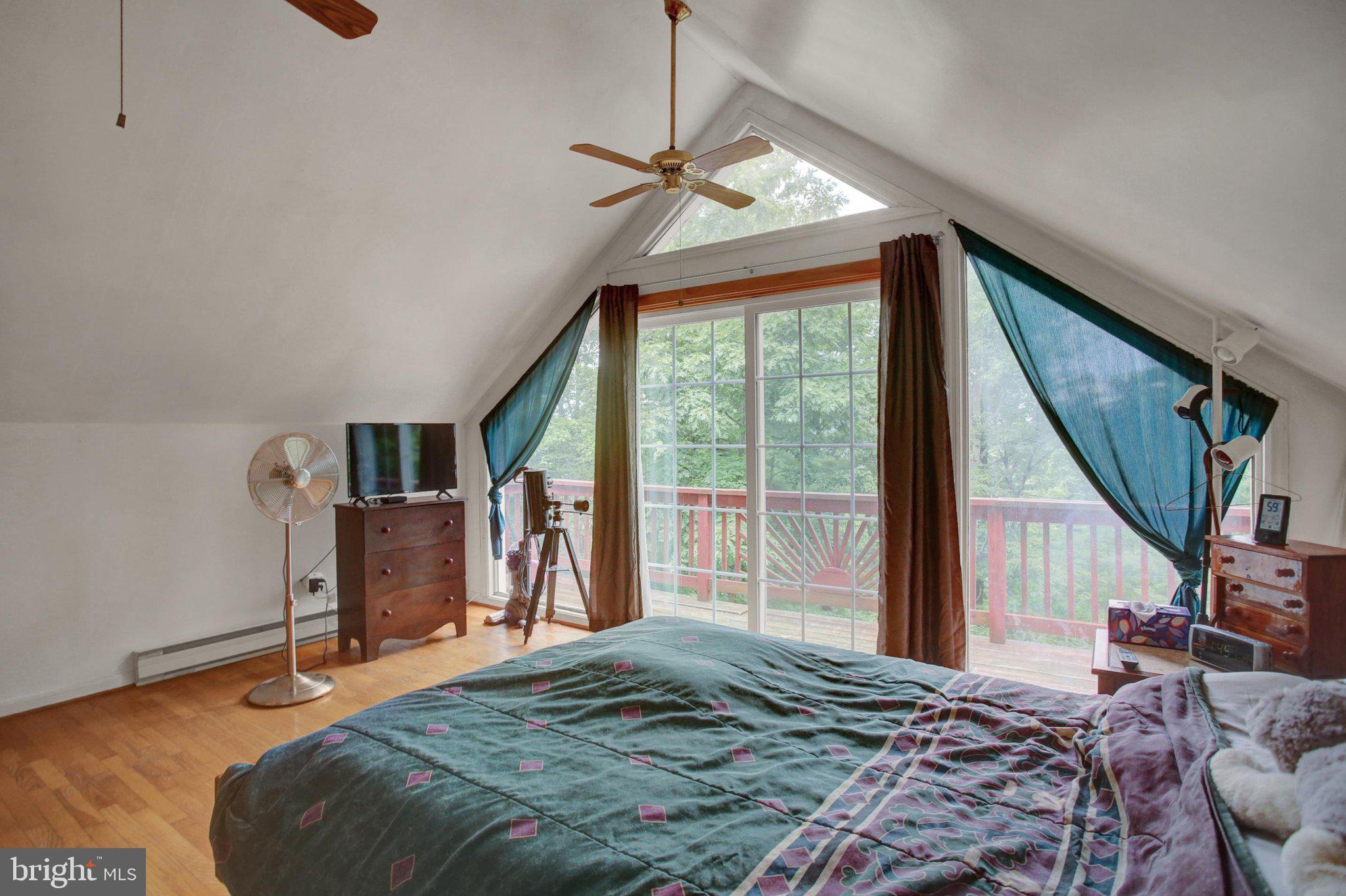 CALADONIA  ACRES - Residential