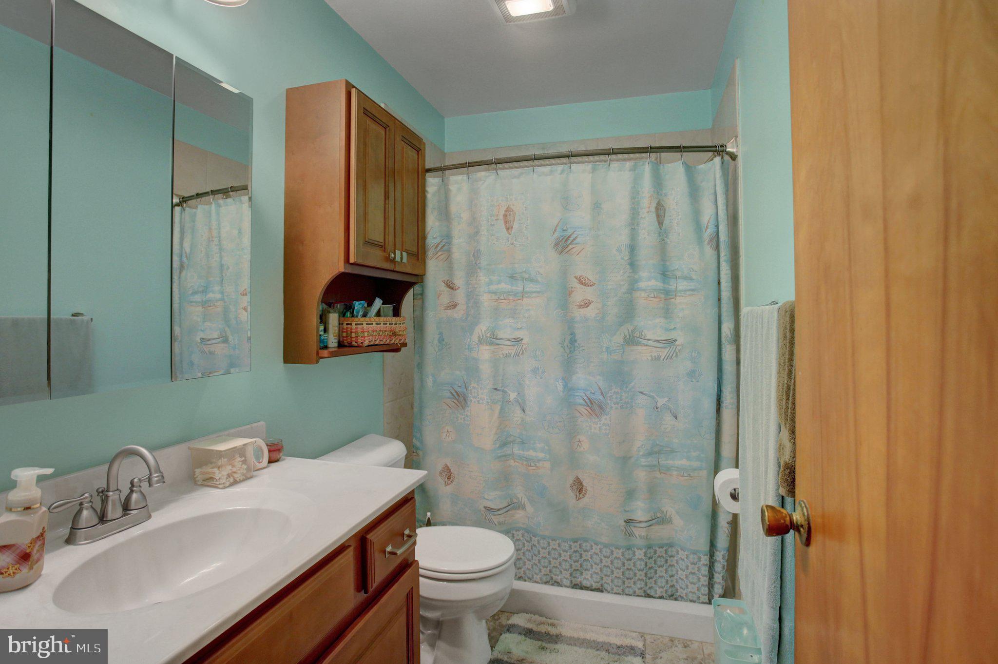 CALADONIA  ACRES - Residential