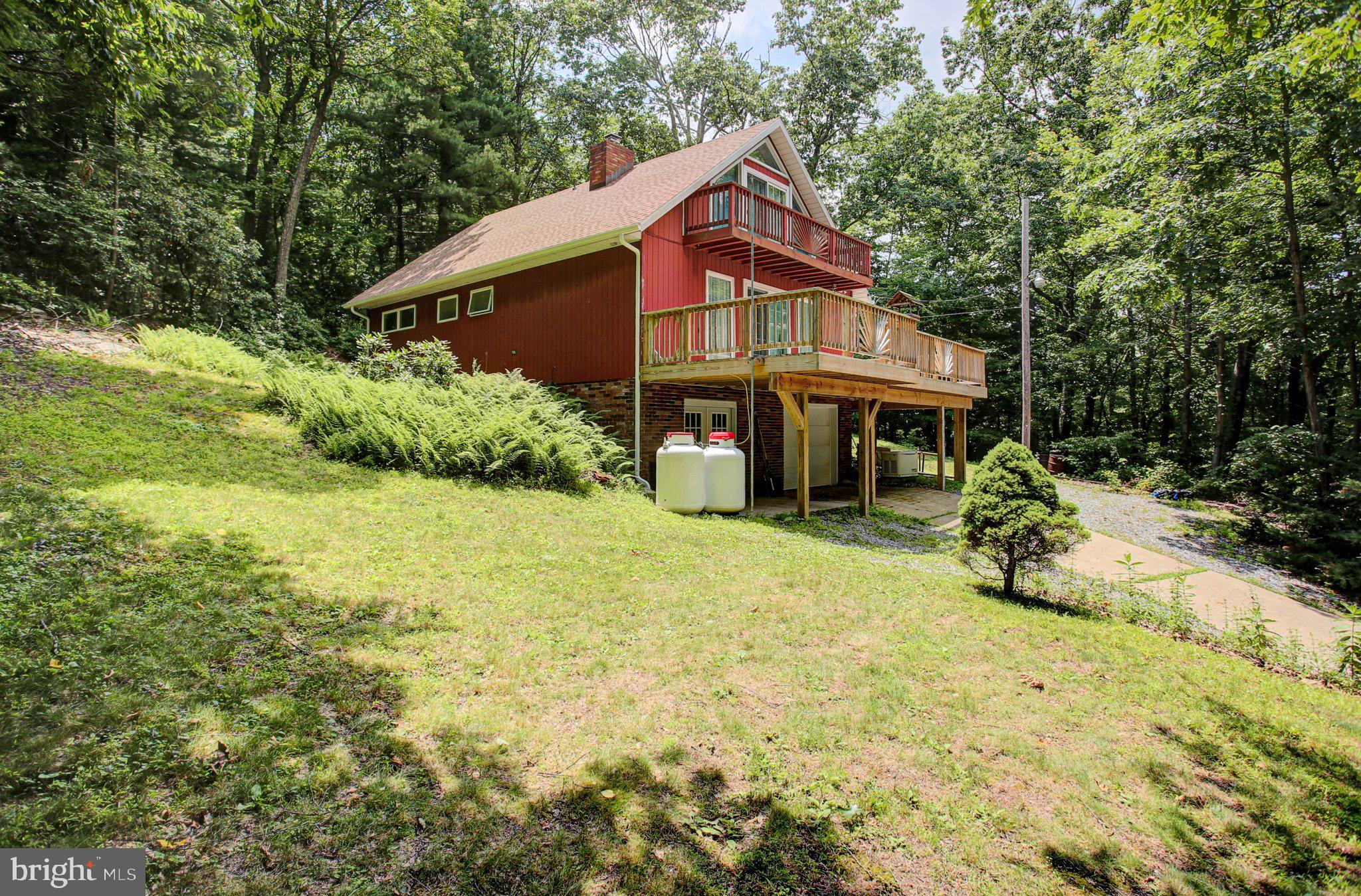 CALADONIA  ACRES - Residential