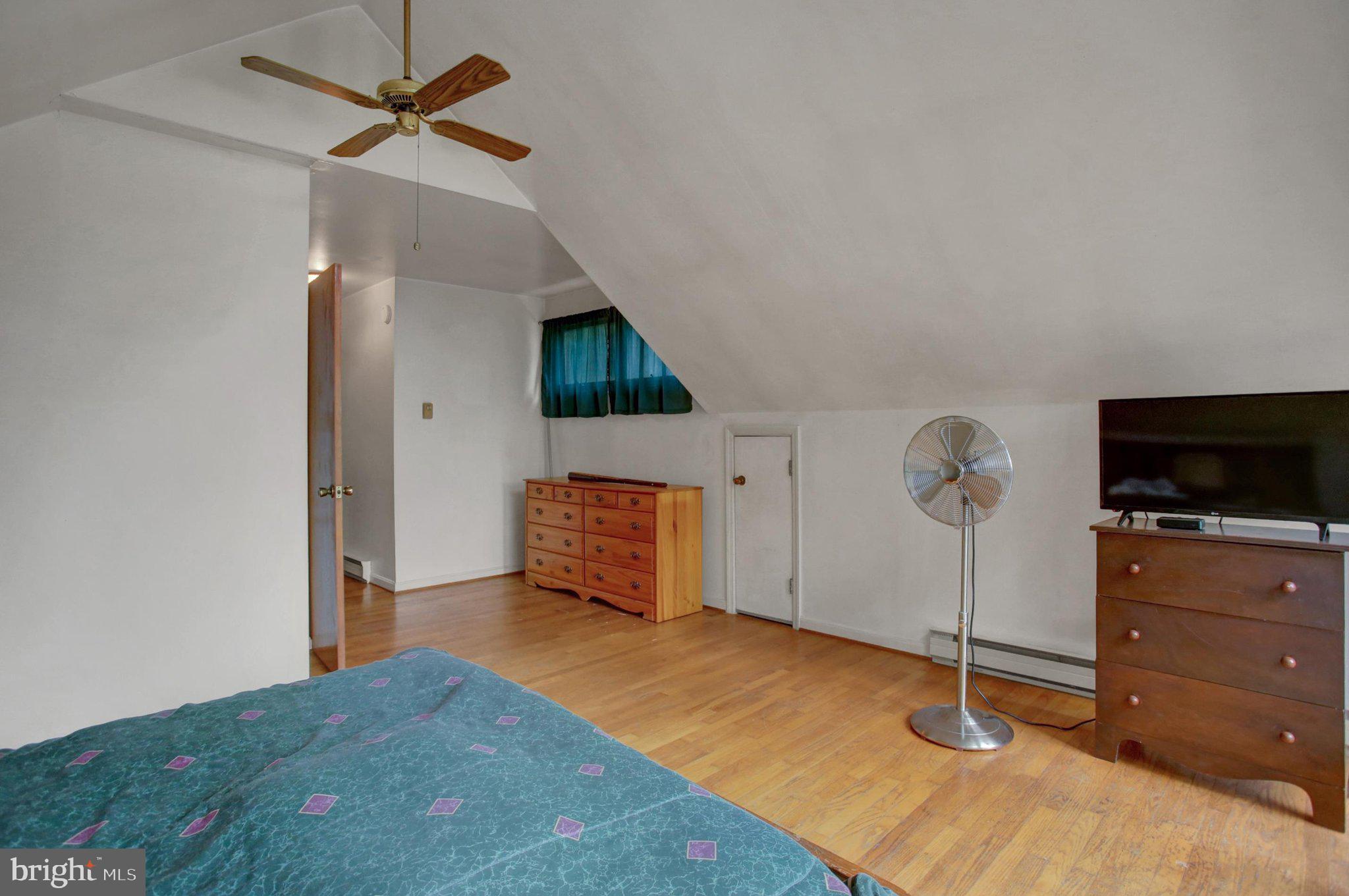 CALADONIA  ACRES - Residential