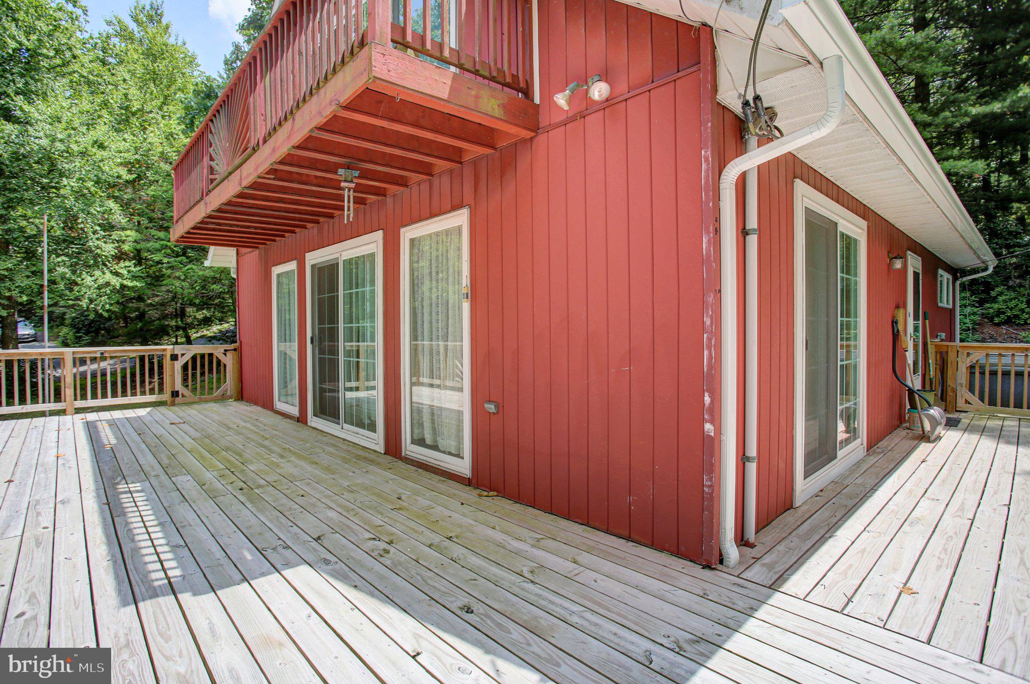 CALADONIA  ACRES - Residential