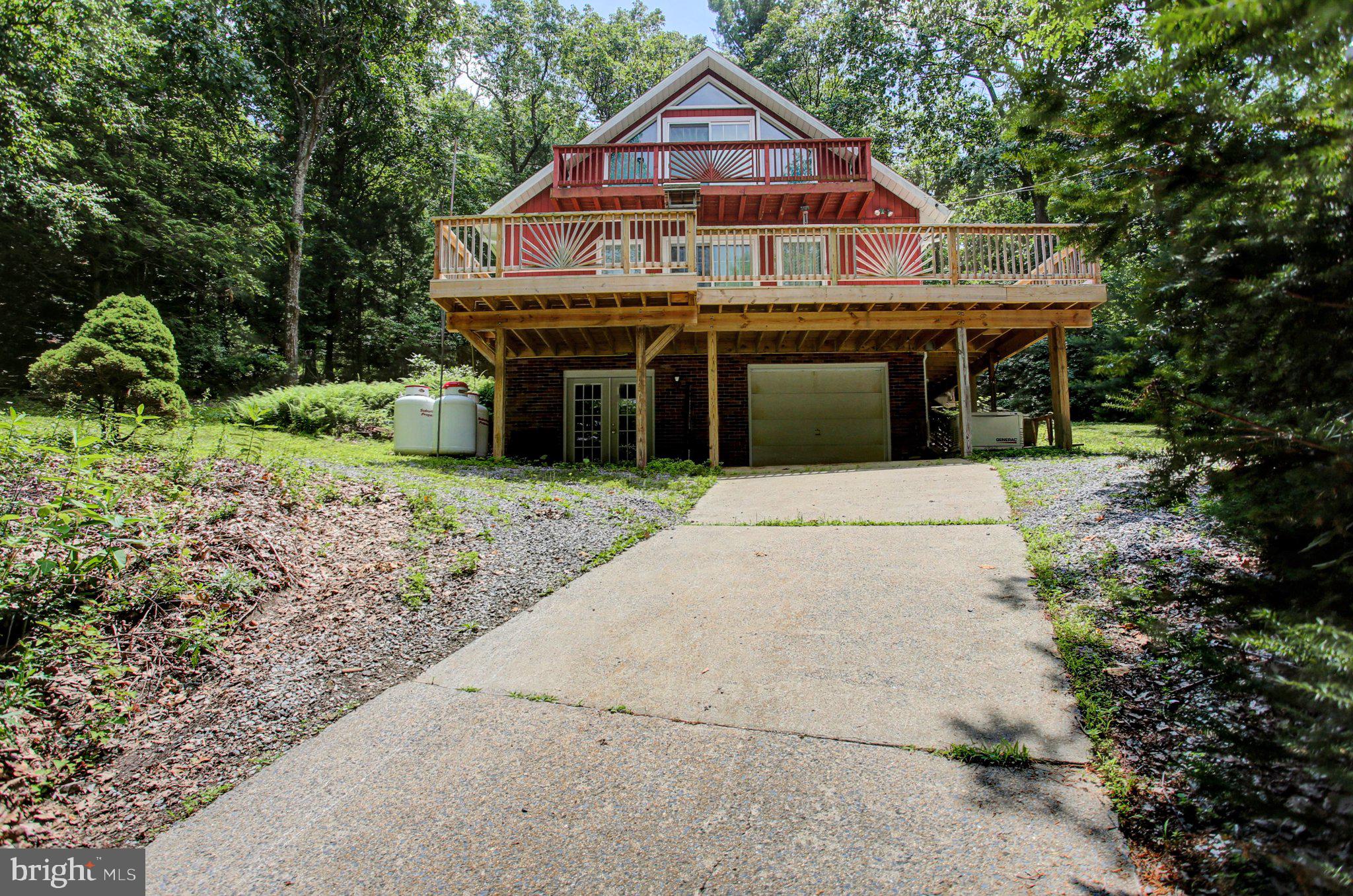CALADONIA  ACRES - Residential