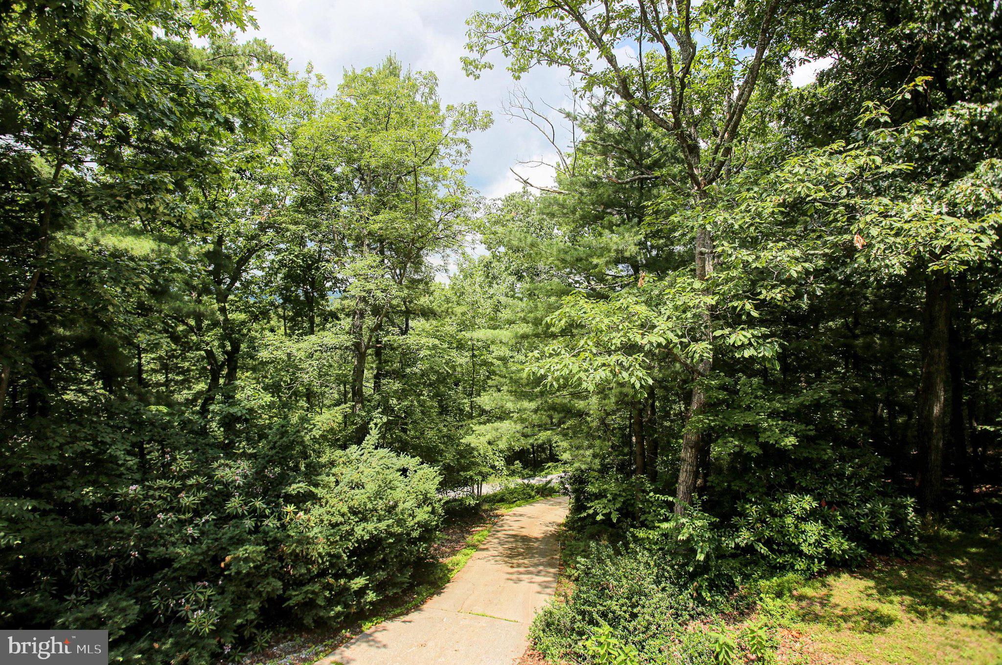 CALADONIA  ACRES - Residential