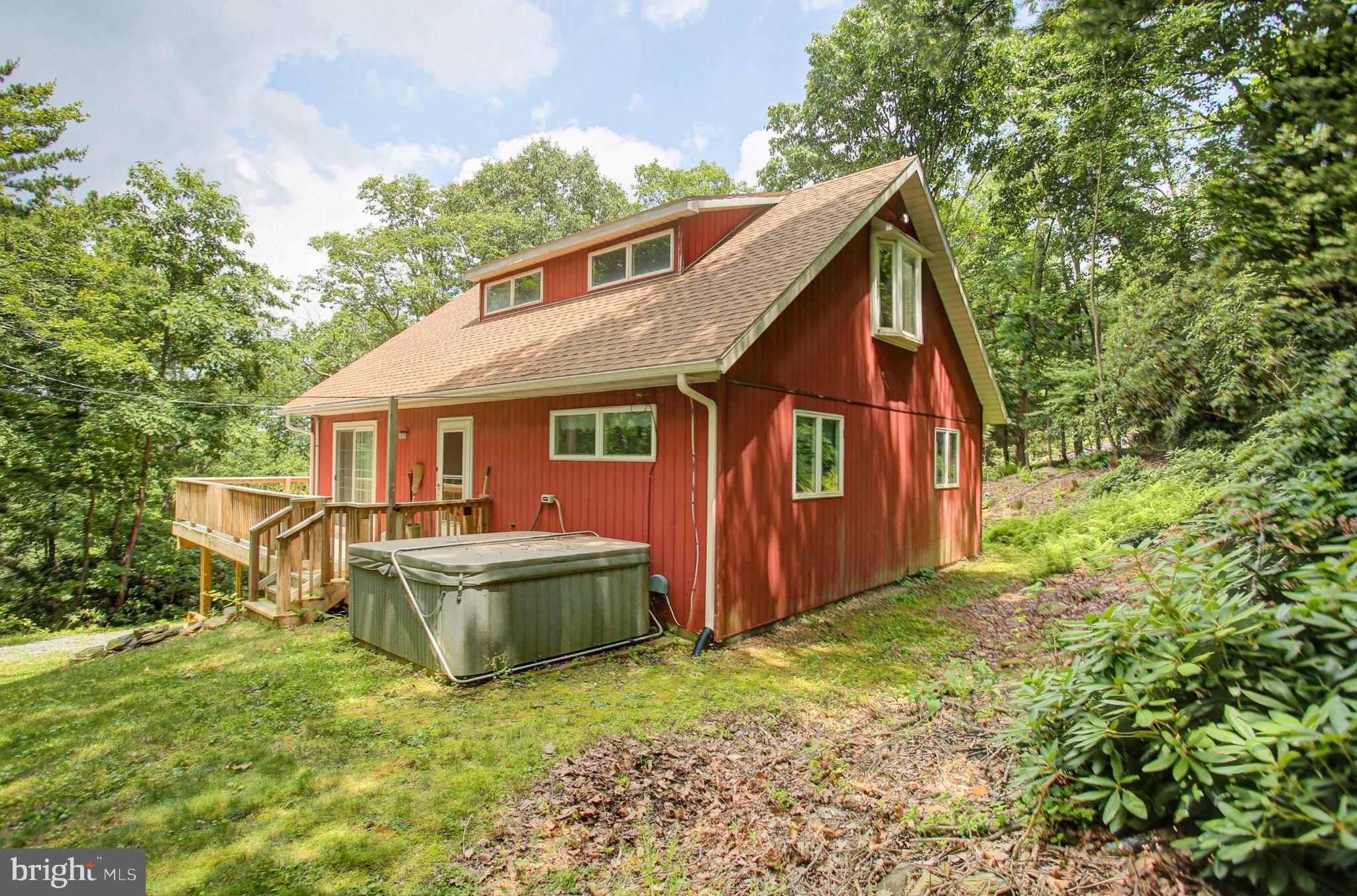 CALADONIA  ACRES - Residential