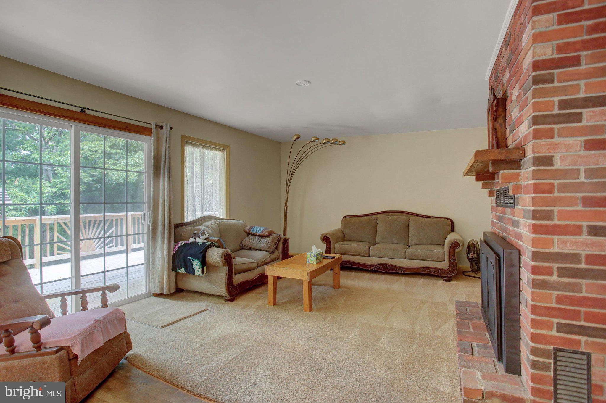 CALADONIA  ACRES - Residential