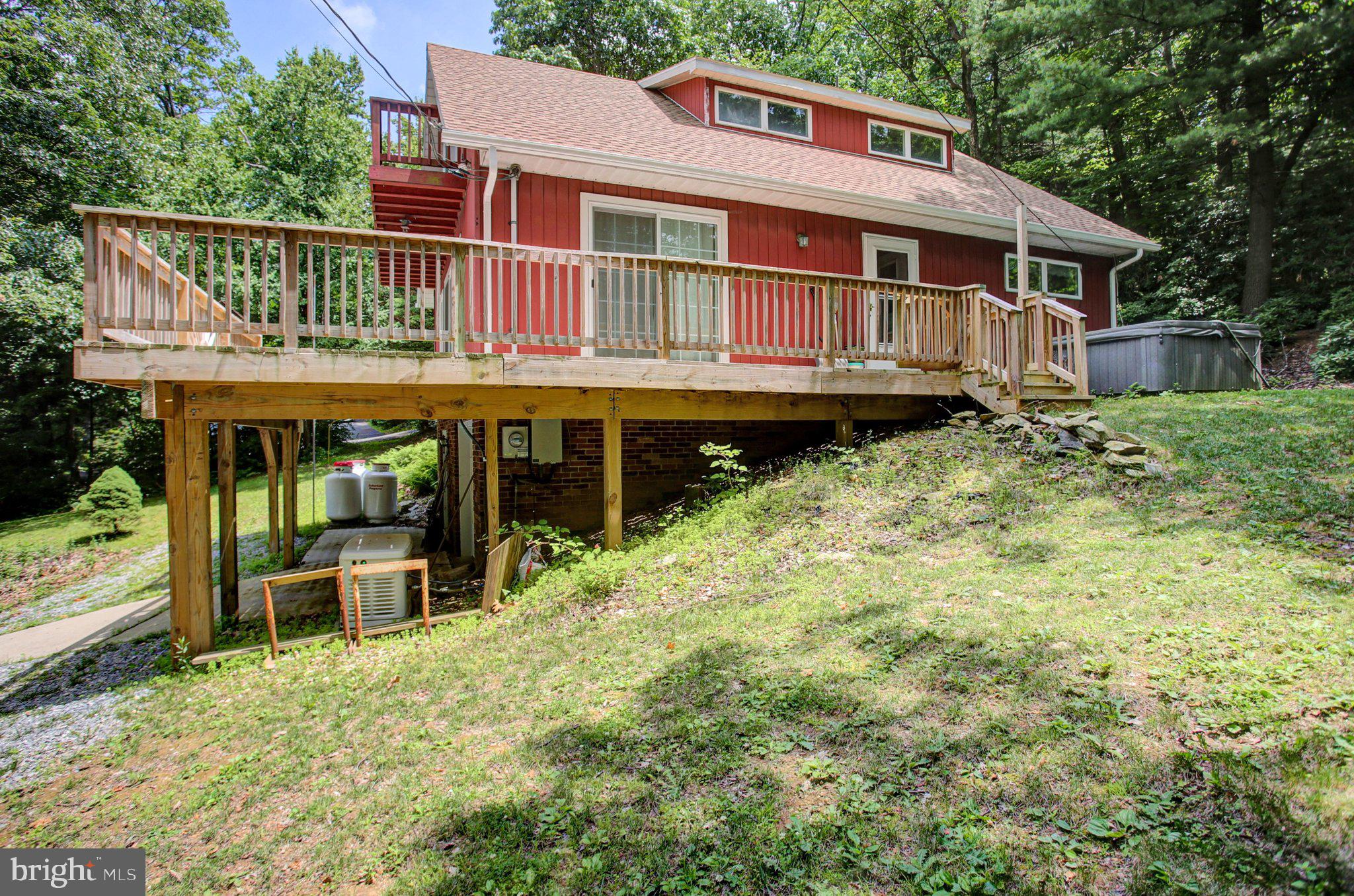 CALADONIA  ACRES - Residential
