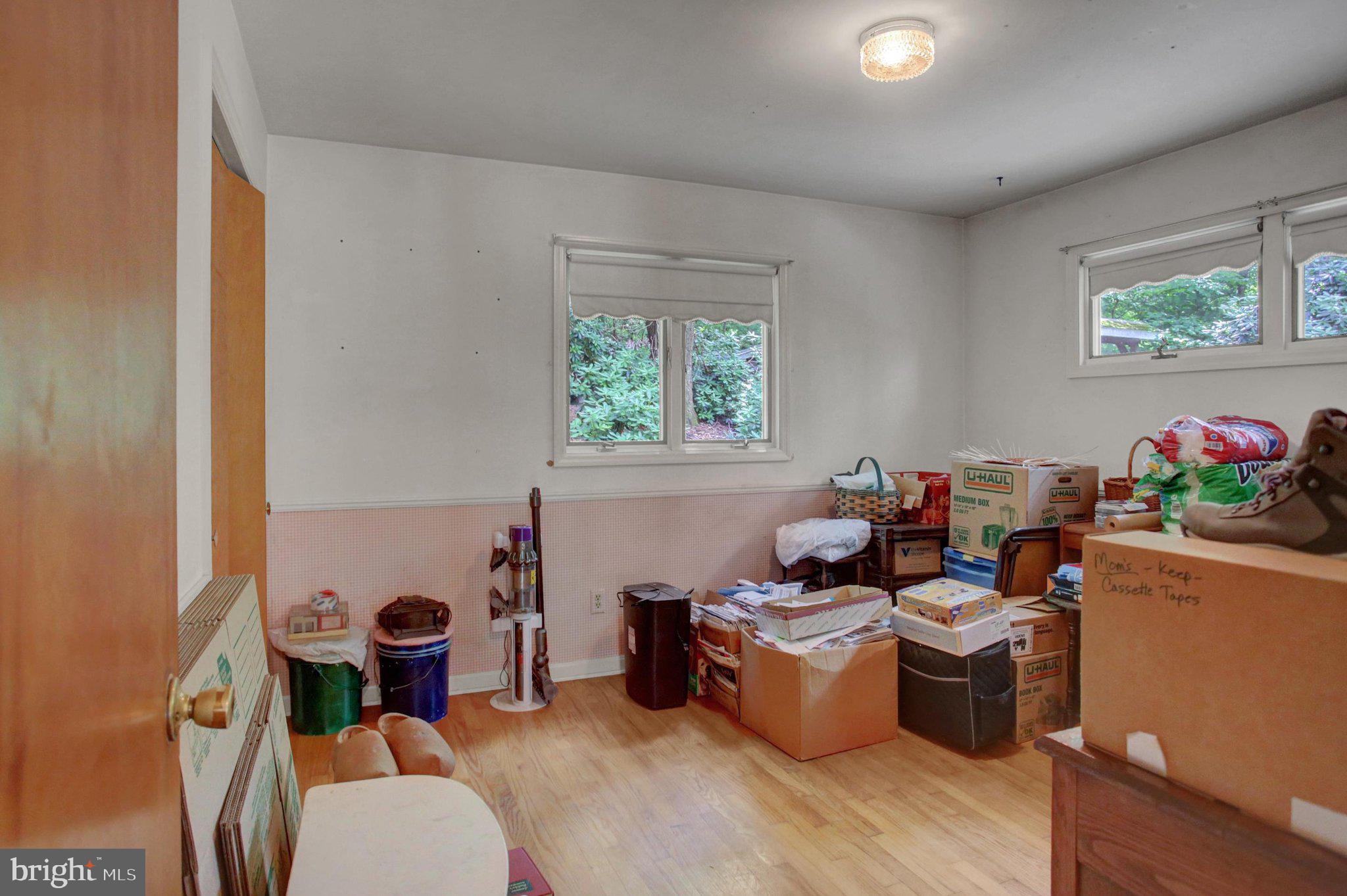 CALADONIA  ACRES - Residential