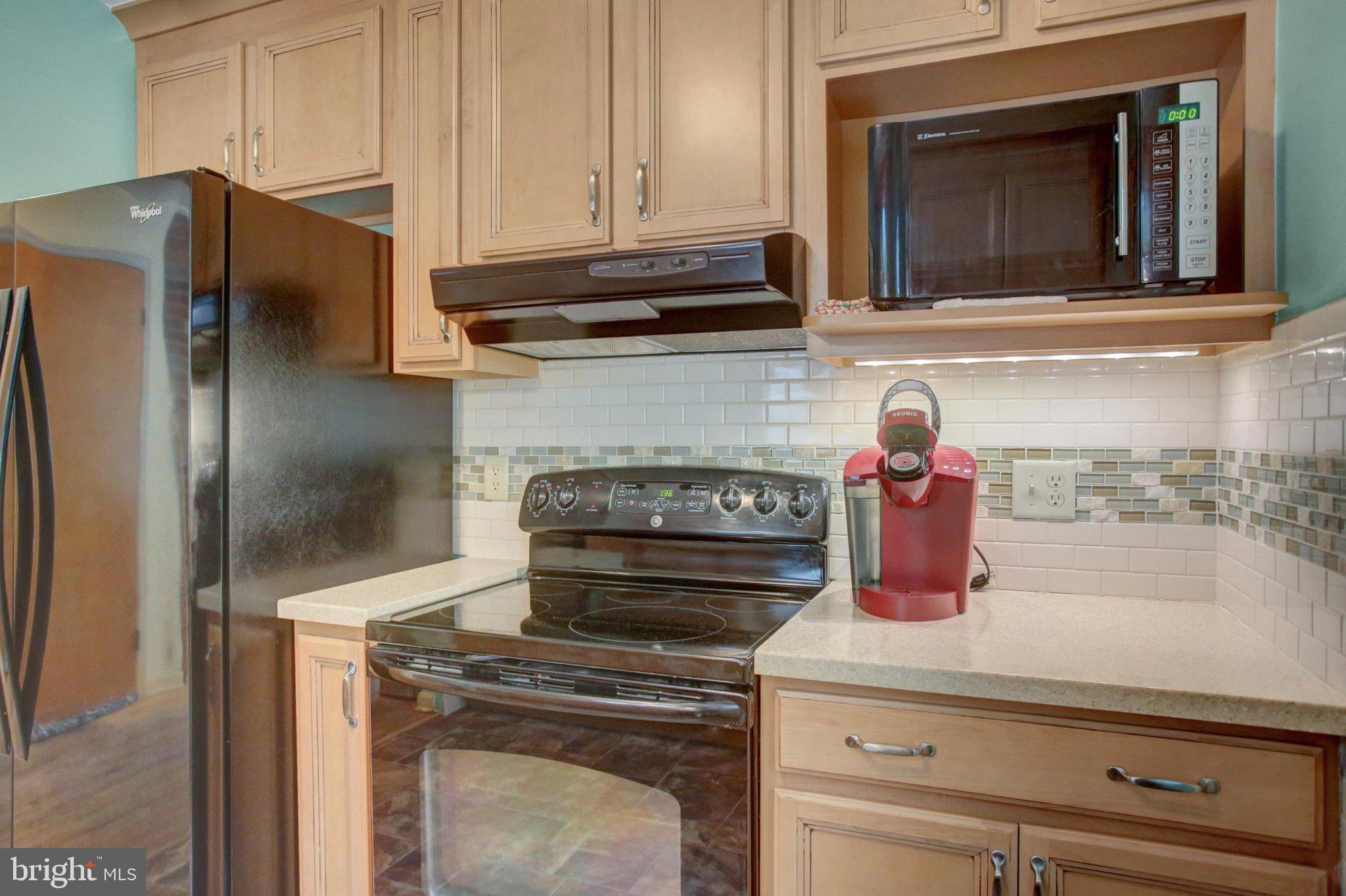 CALADONIA  ACRES - Residential