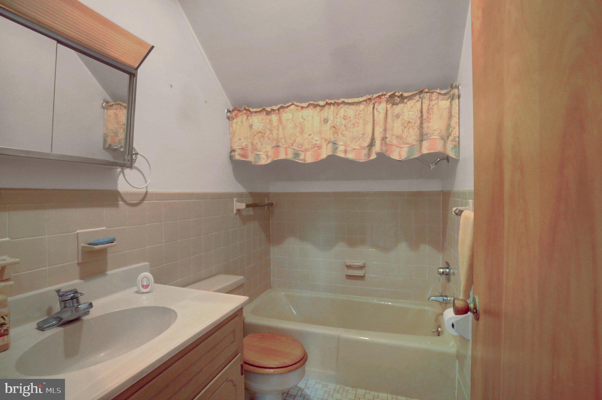 CALADONIA  ACRES - Residential