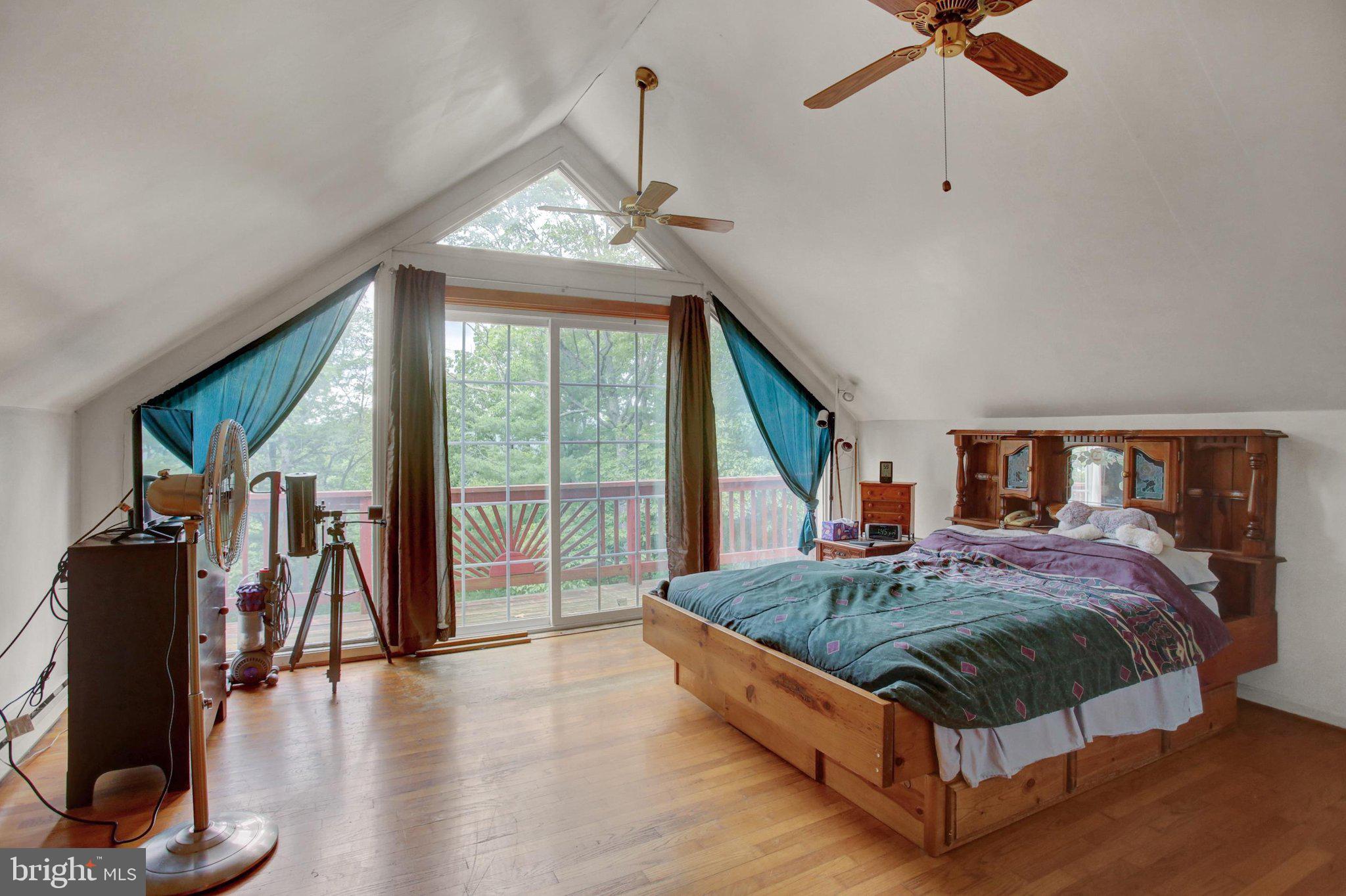 CALADONIA  ACRES - Residential
