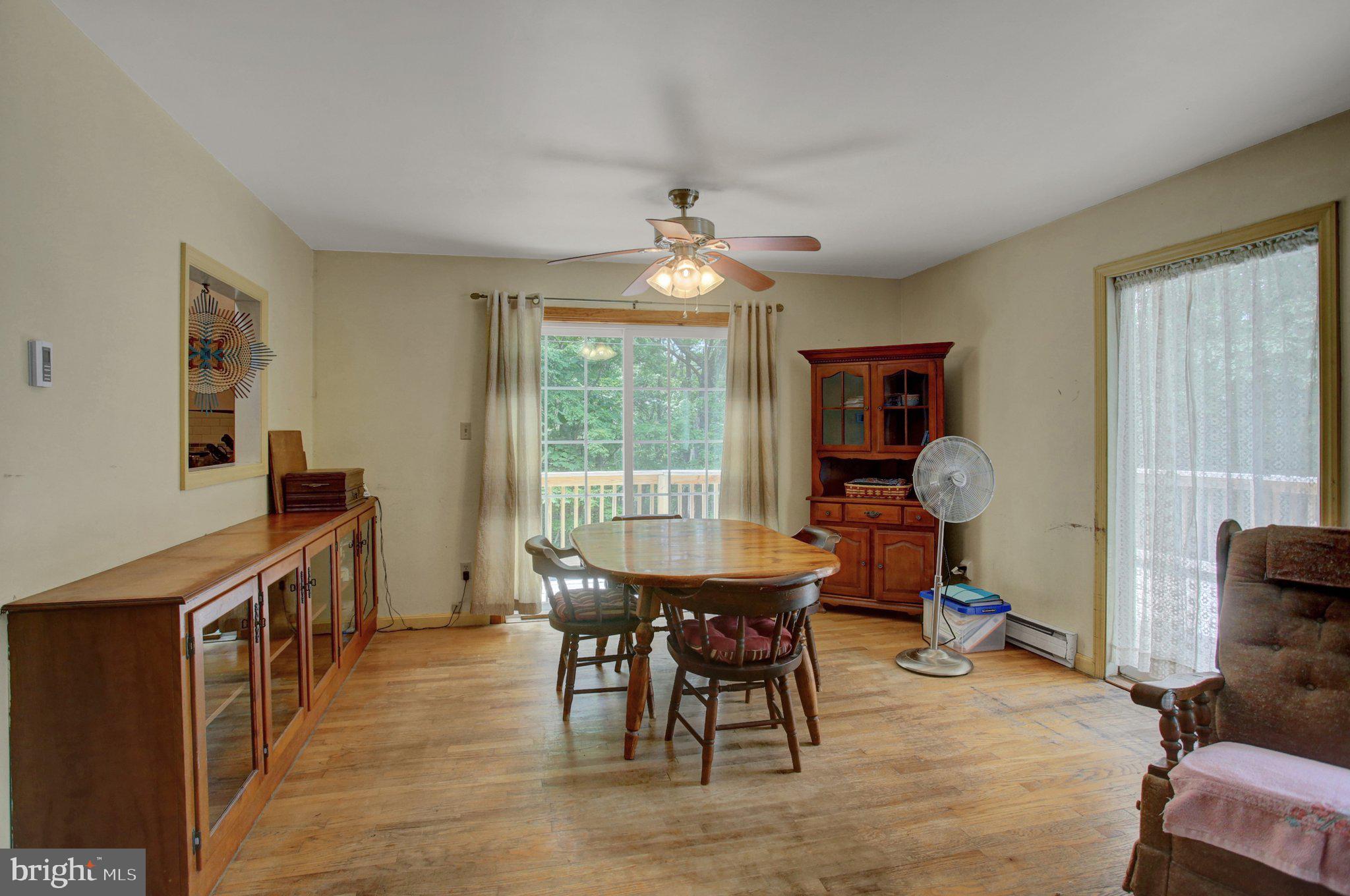 CALADONIA  ACRES - Residential