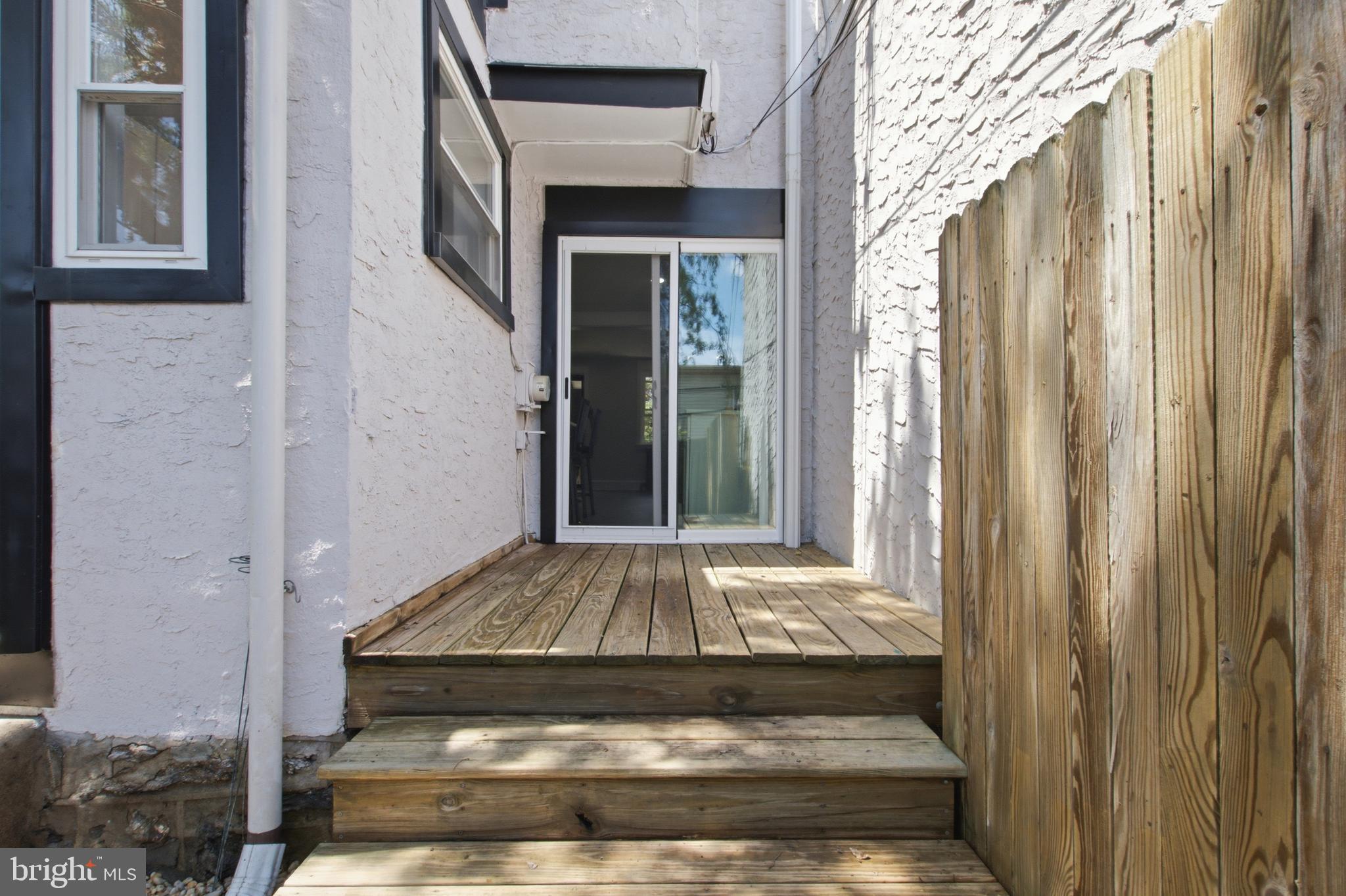 EAST FALLS - Residential