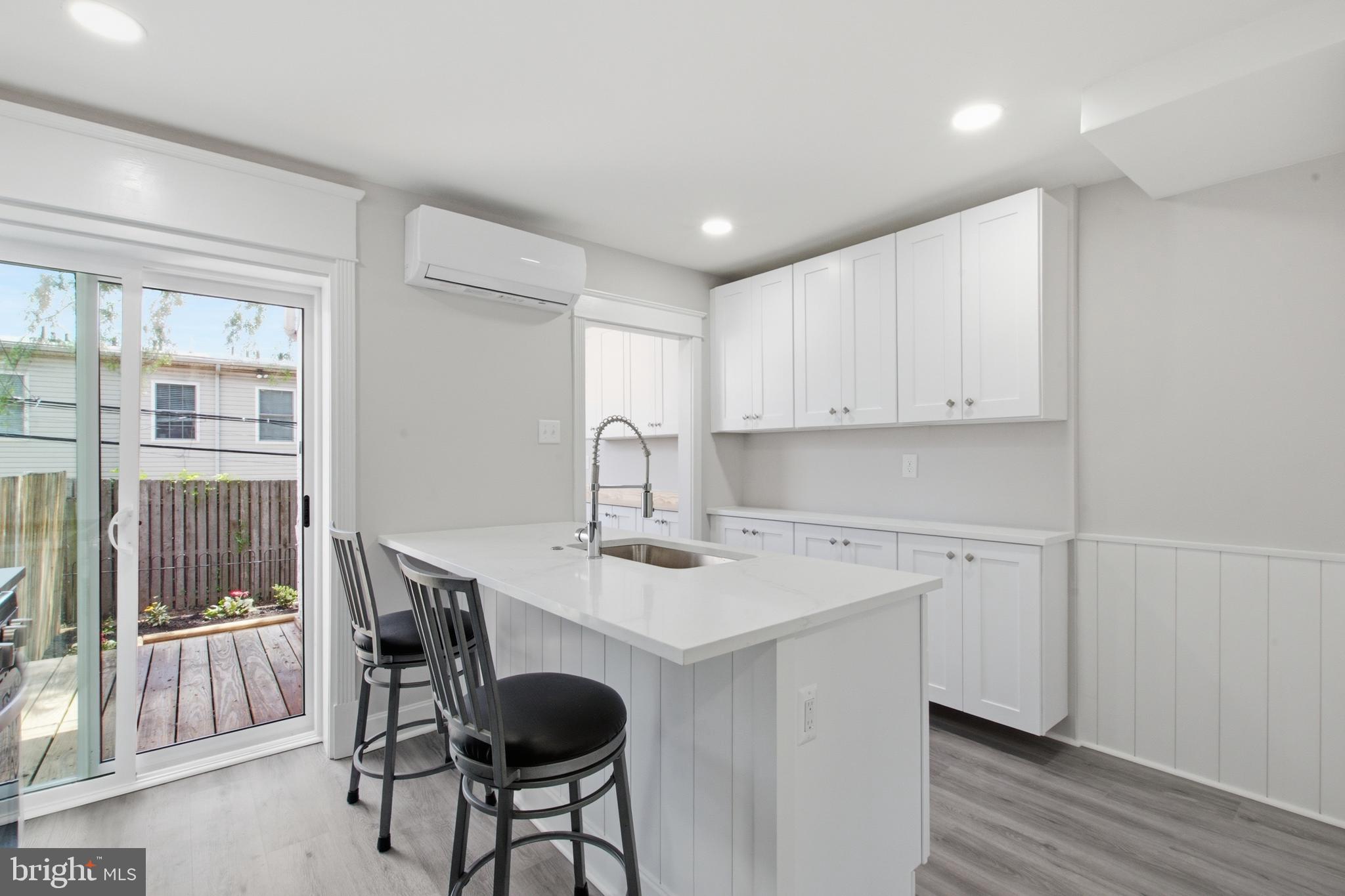 EAST FALLS - Residential