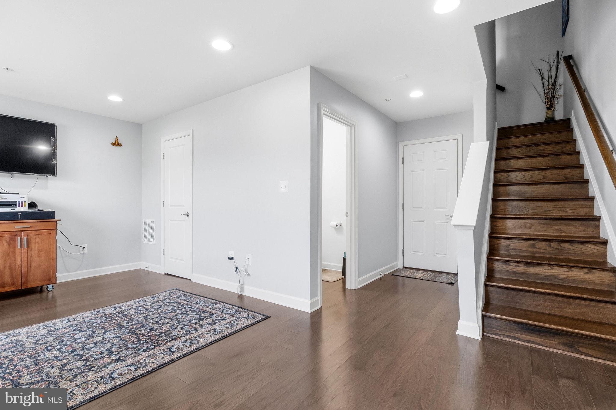 WOOD GLEN - Residential