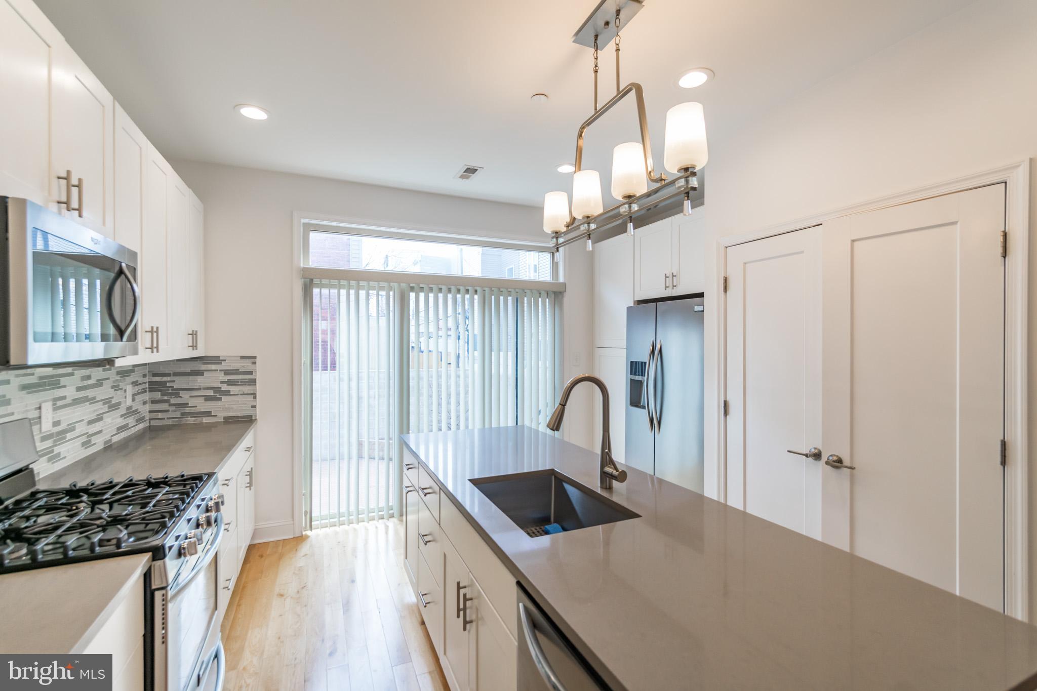 POINT BREEZE - Residential Lease