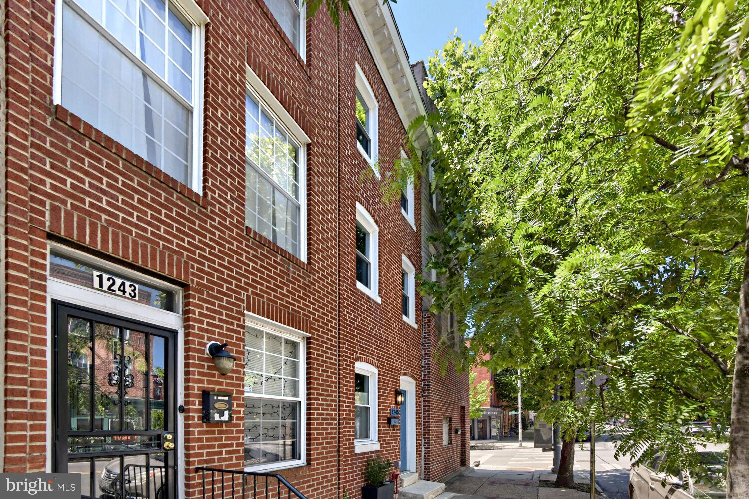 HOLLINS MARKET - Residential