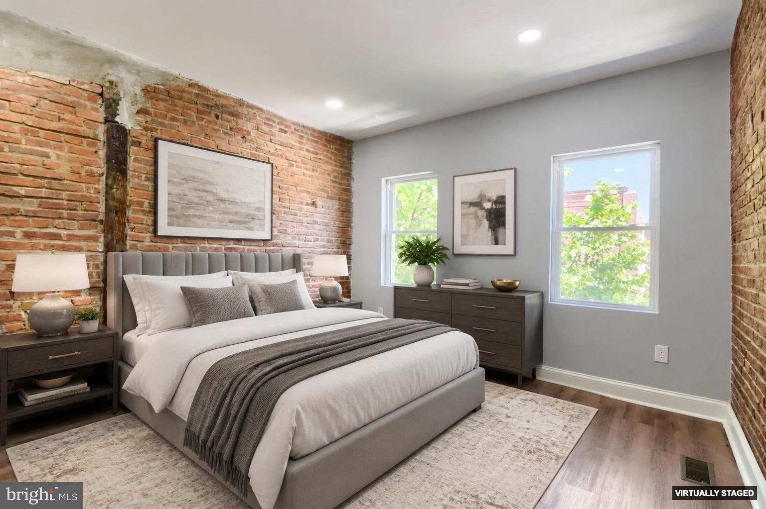 HOLLINS MARKET - Residential