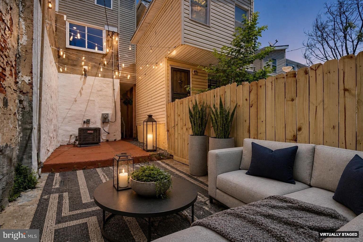 HOLLINS MARKET - Residential