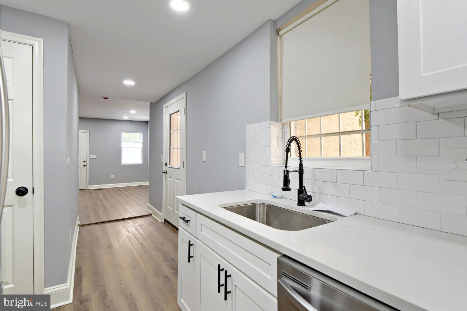 HOLLINS MARKET - Residential