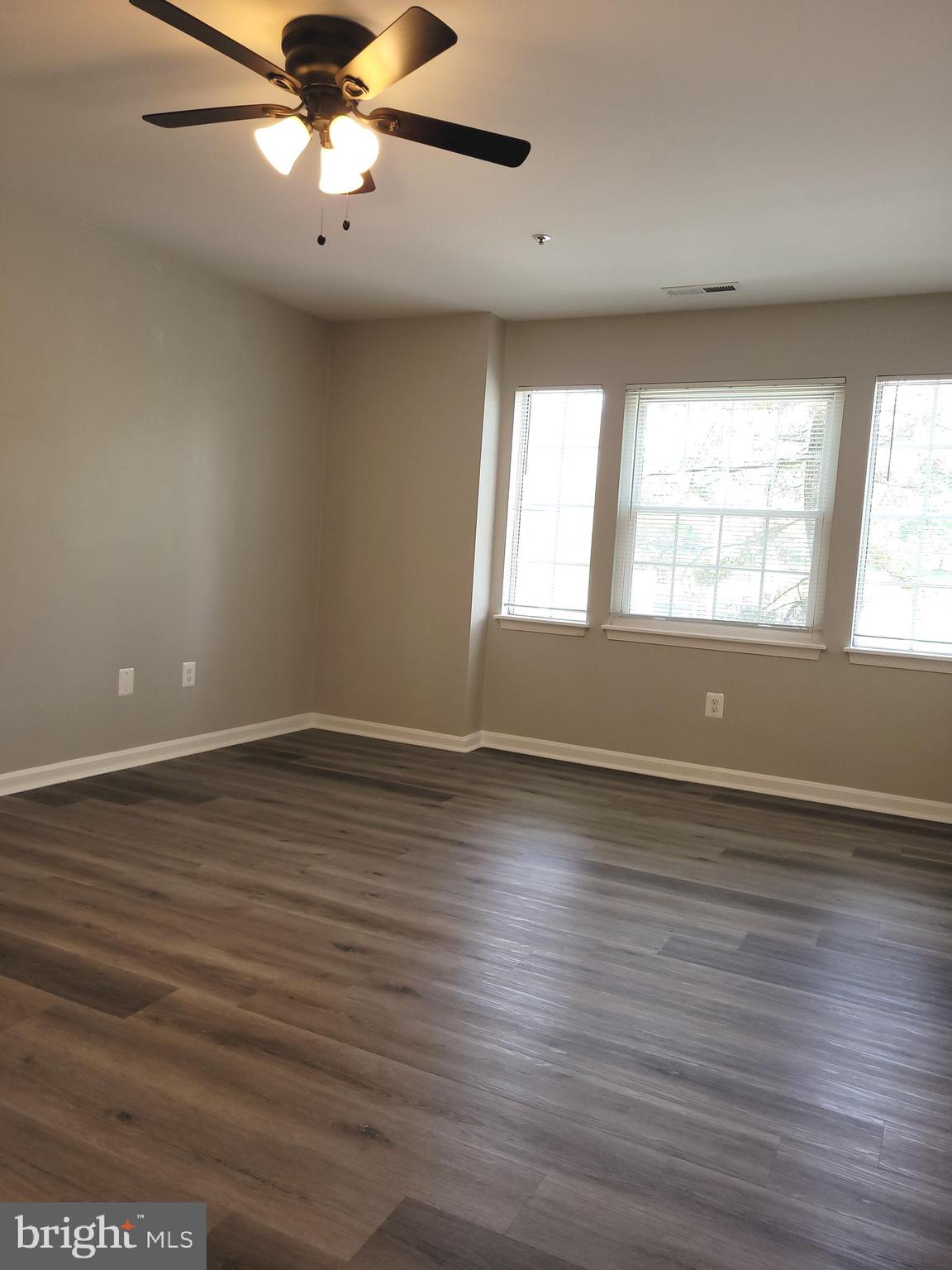 VILLAGE OF MONTGOMERY RUN - Residential Lease