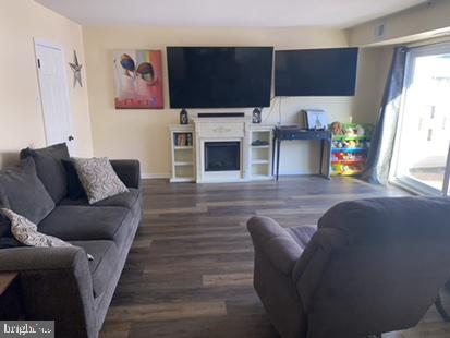 WESTTOWN MEWS - Residential Lease