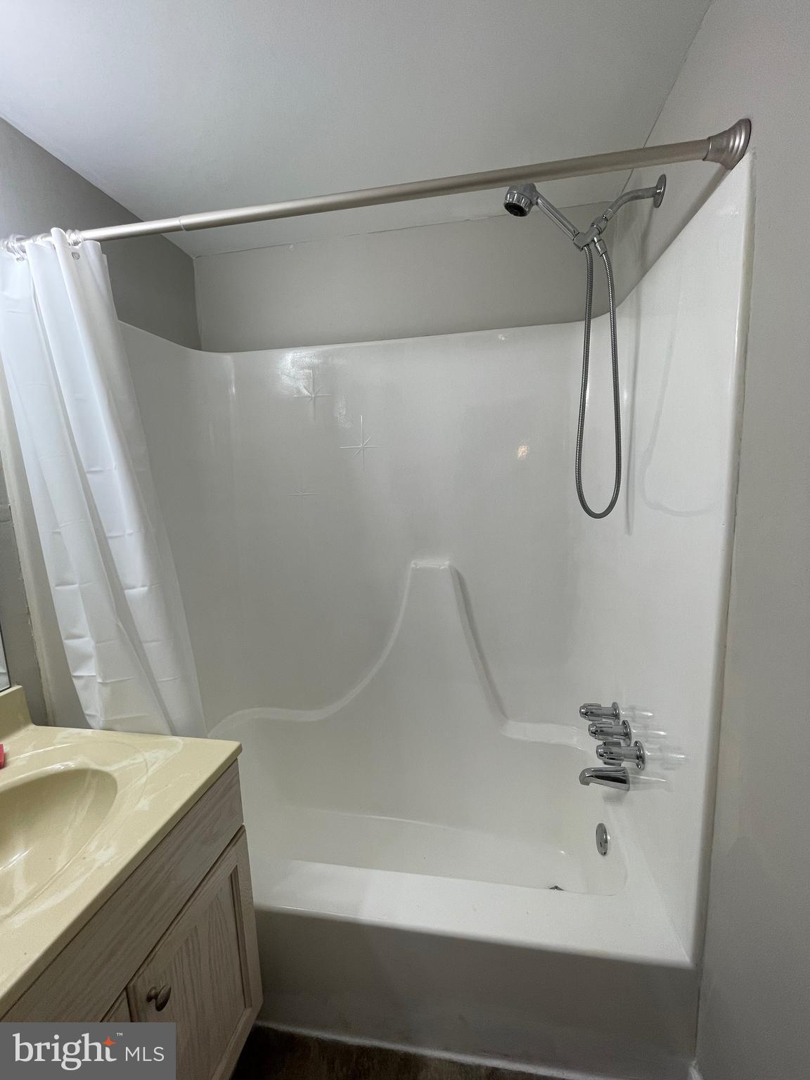 RHAWNHURST - Residential Lease