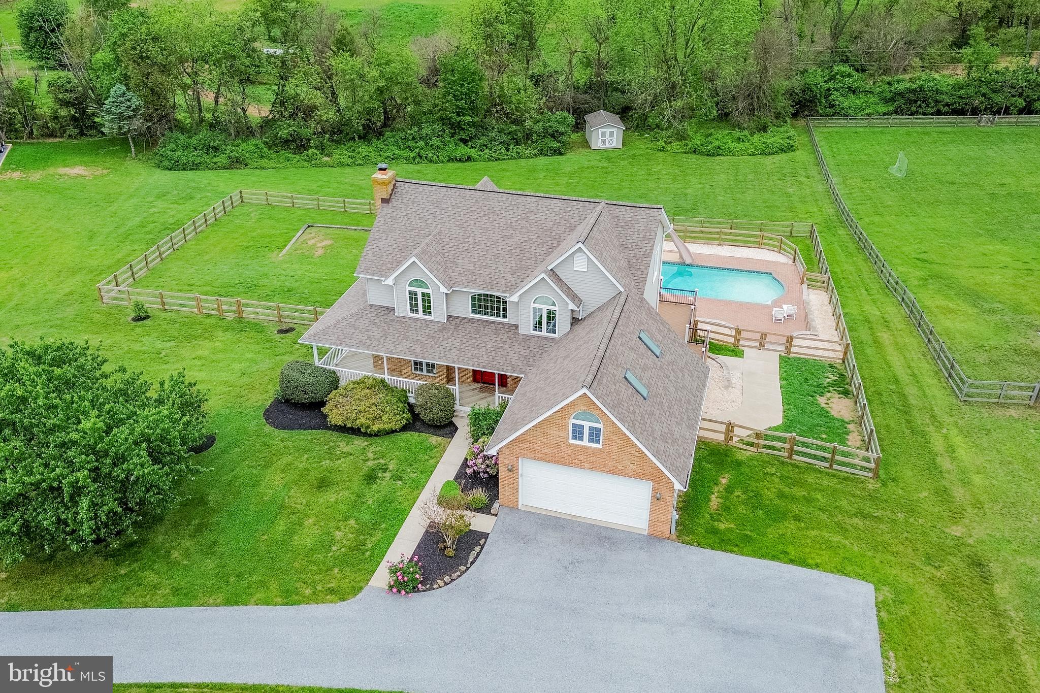 BREEZEWOOD ESTATES - Residential