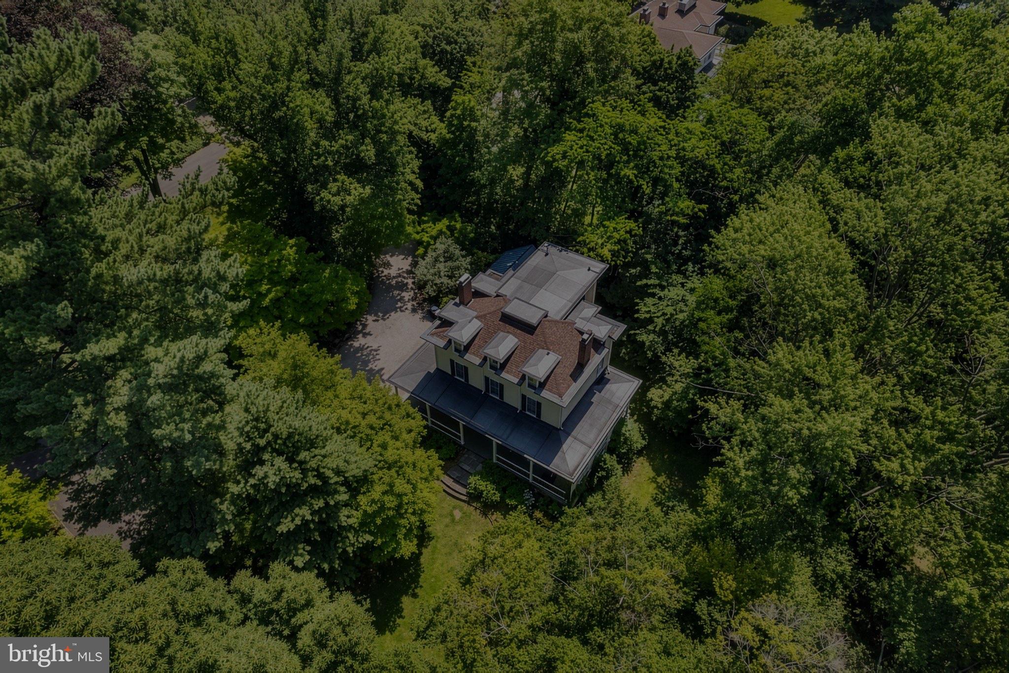 CHESTNUT HILL - Residential
