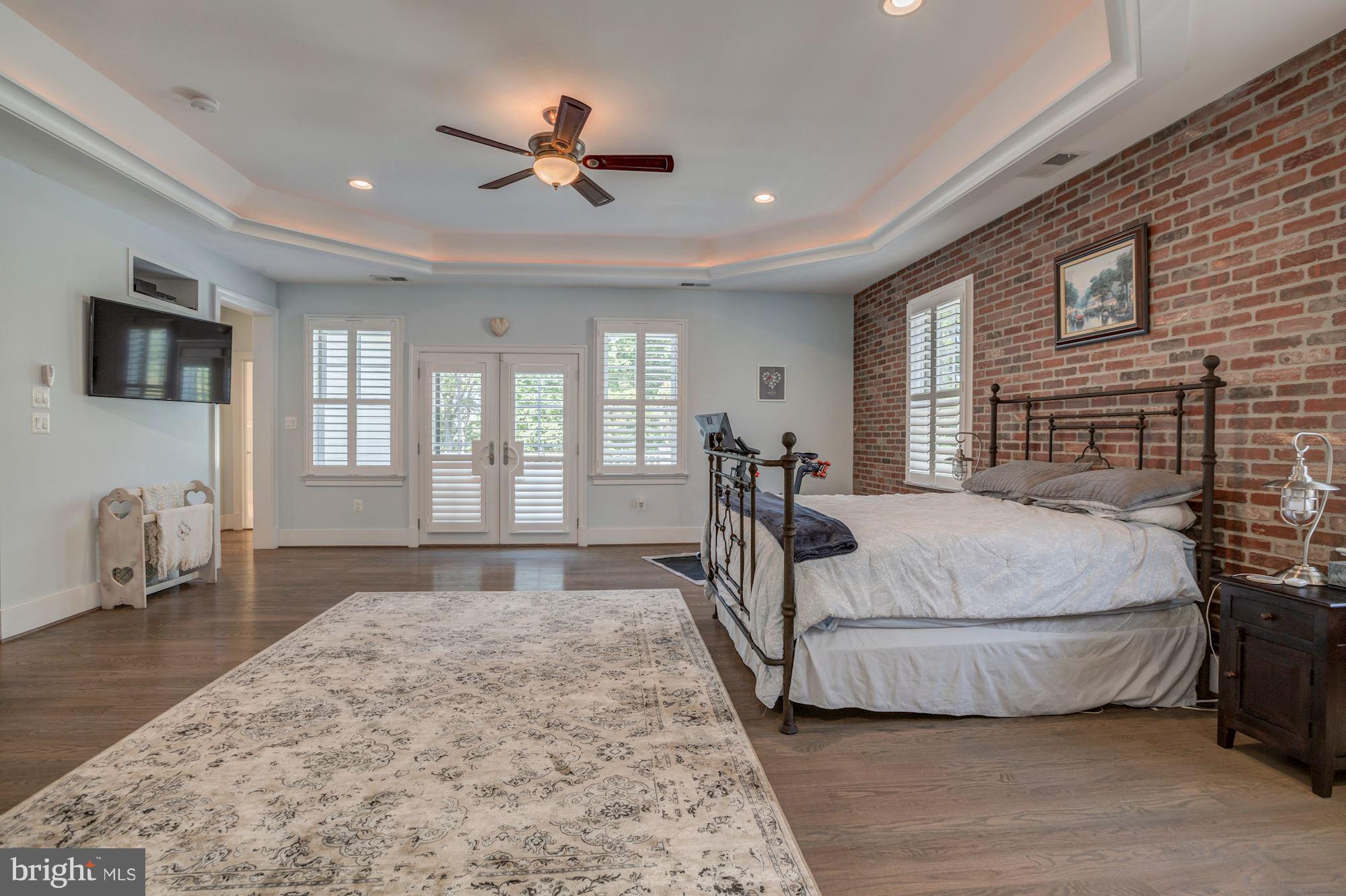 BERKSHIRE OAKWOOD - Residential