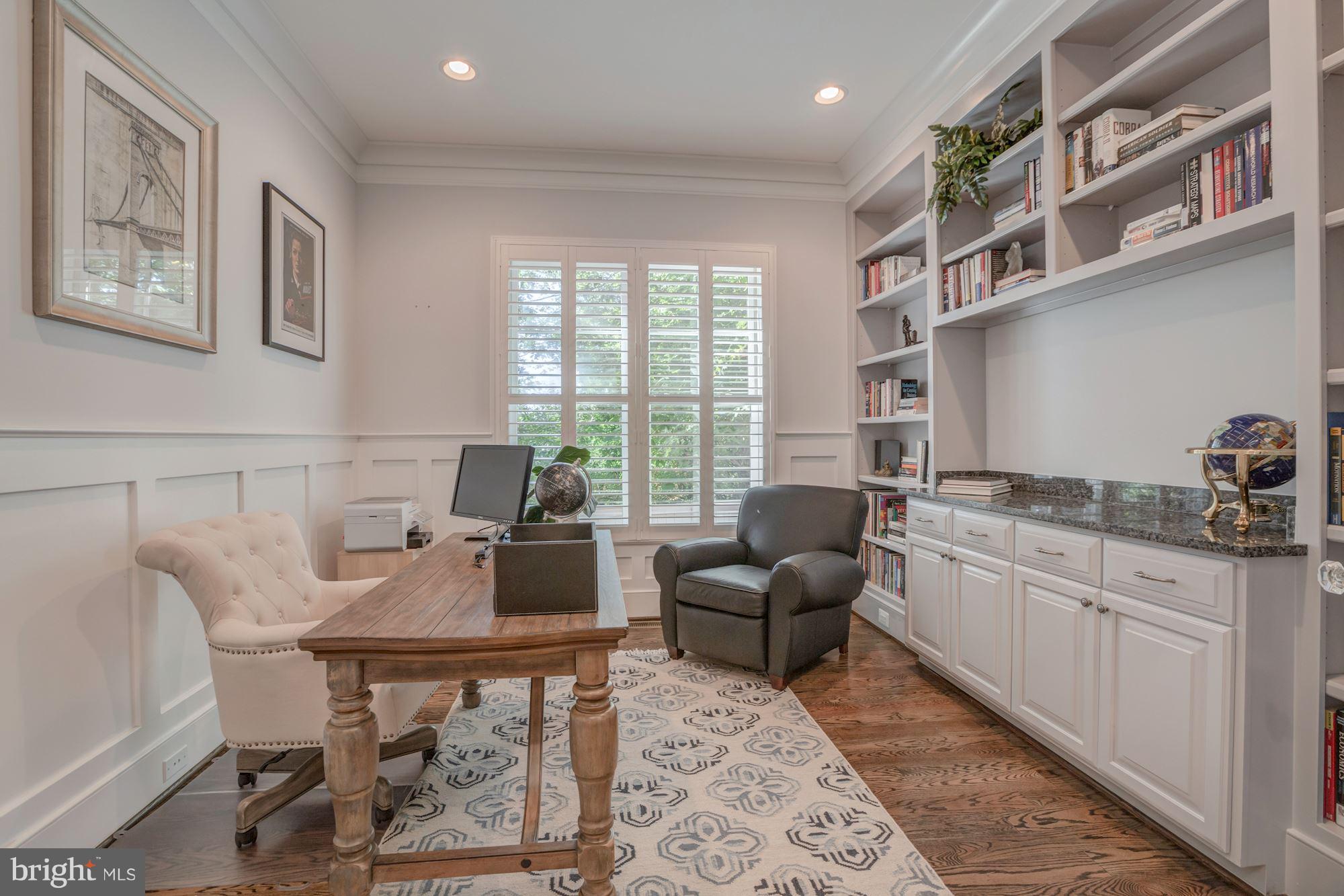 BERKSHIRE OAKWOOD - Residential