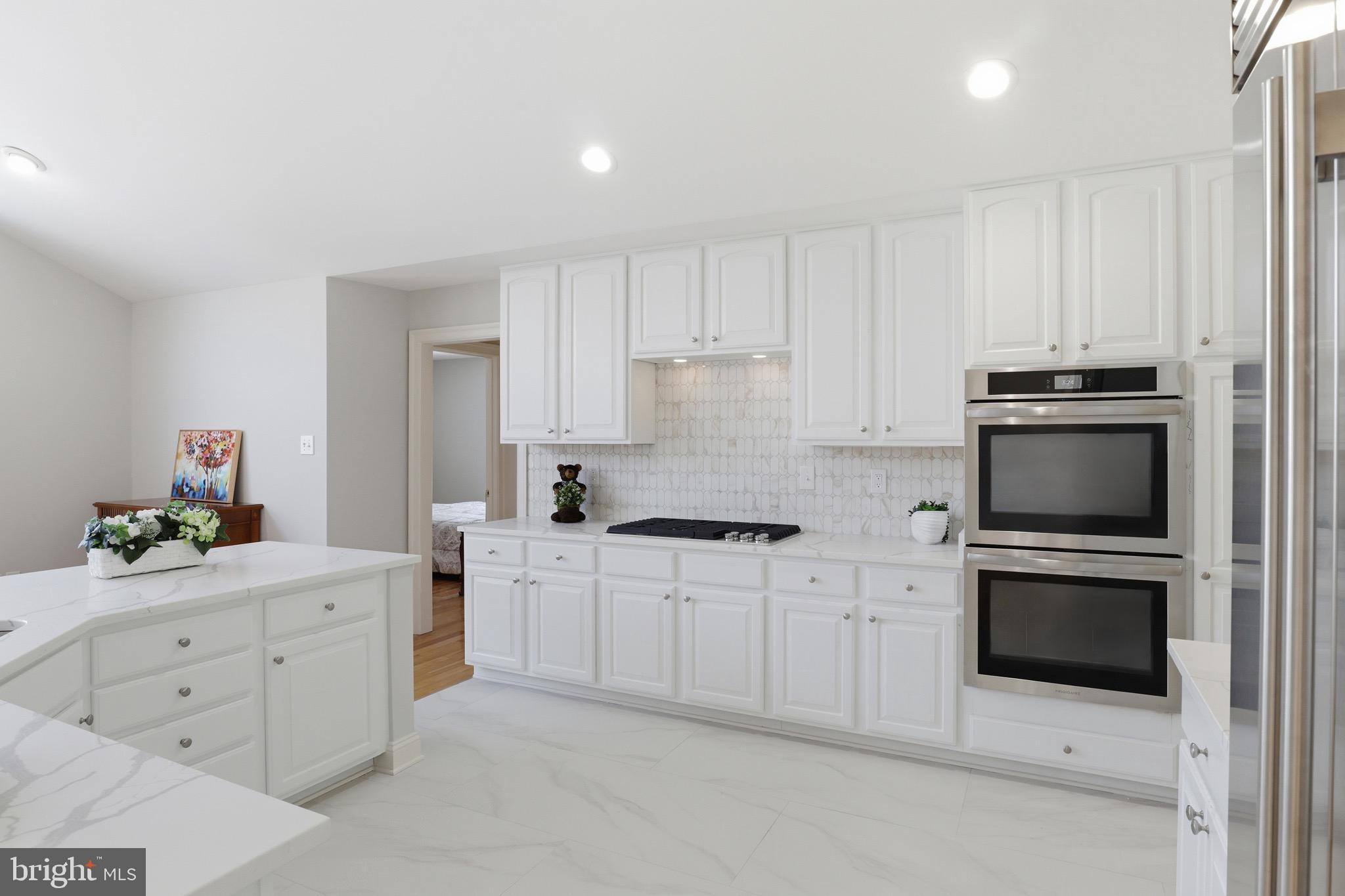 WILLOWS OF POTOMAC - Residential