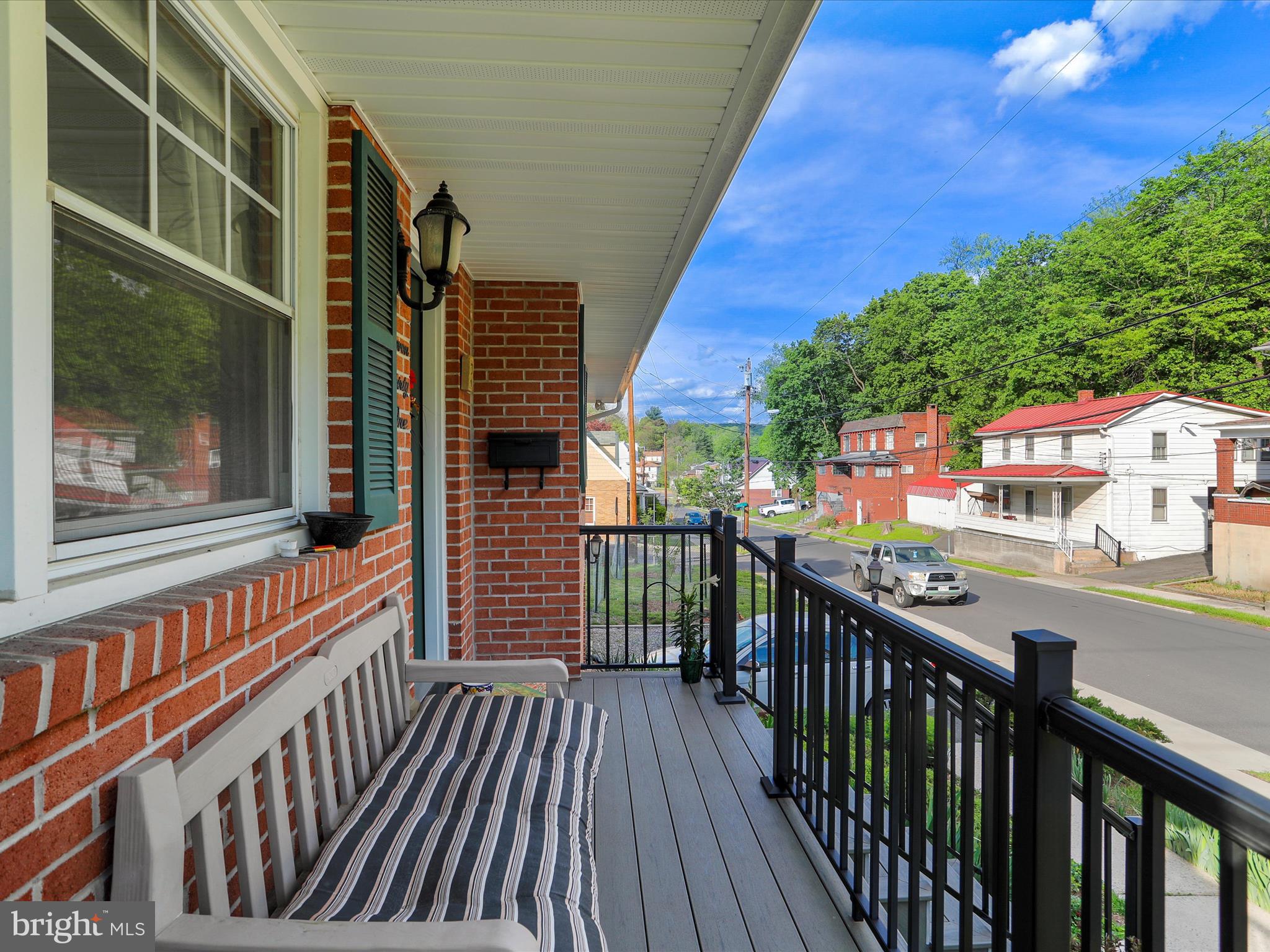 WEST SIDE - Residential