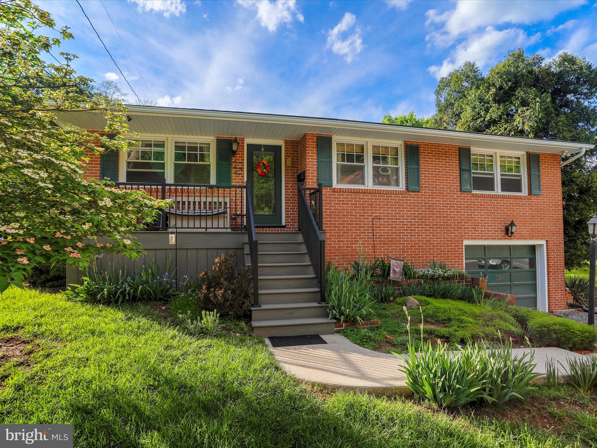 WEST SIDE - Residential
